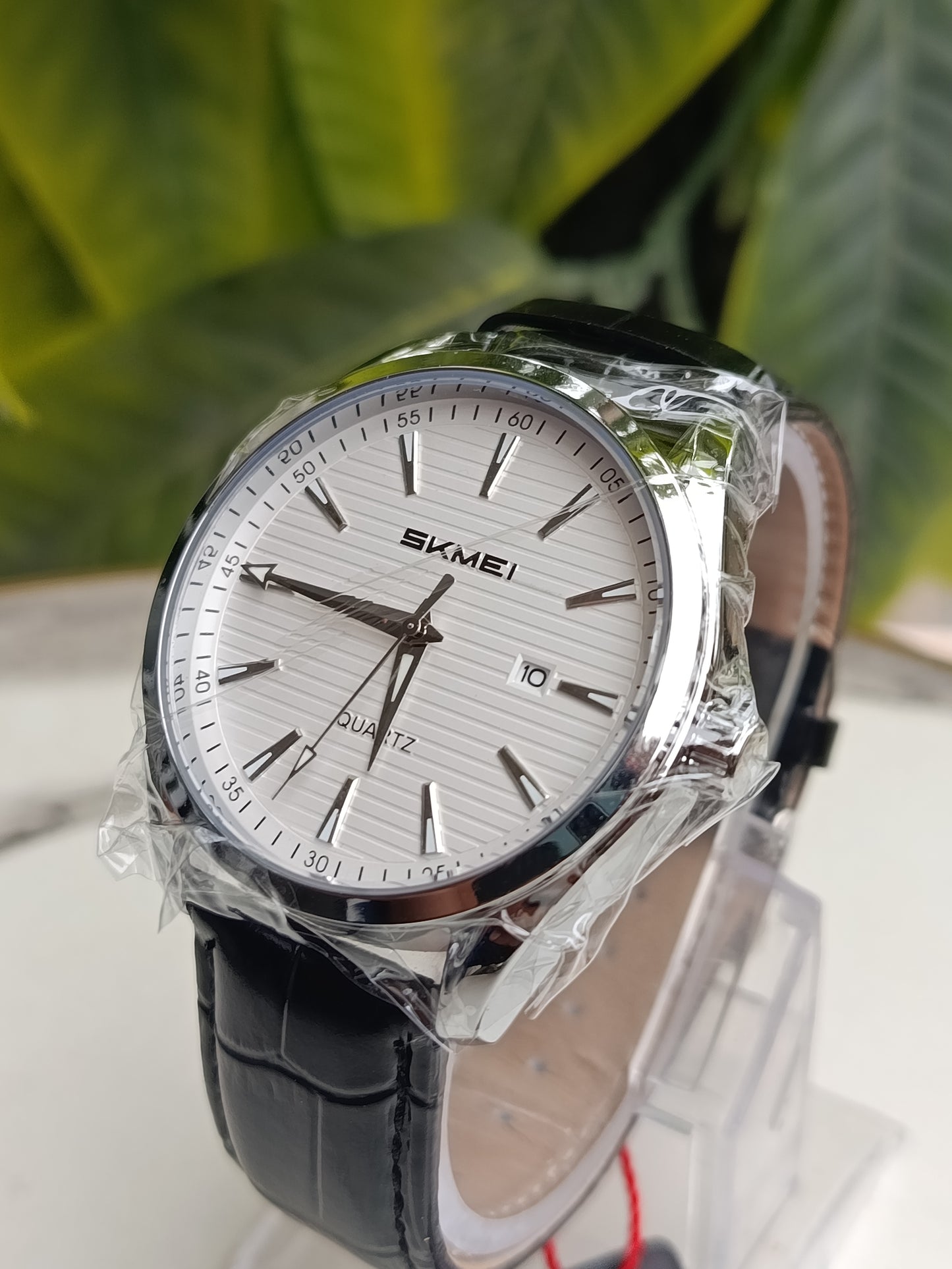 Skmei 2490 White Dial Men's Leather Strap Watch