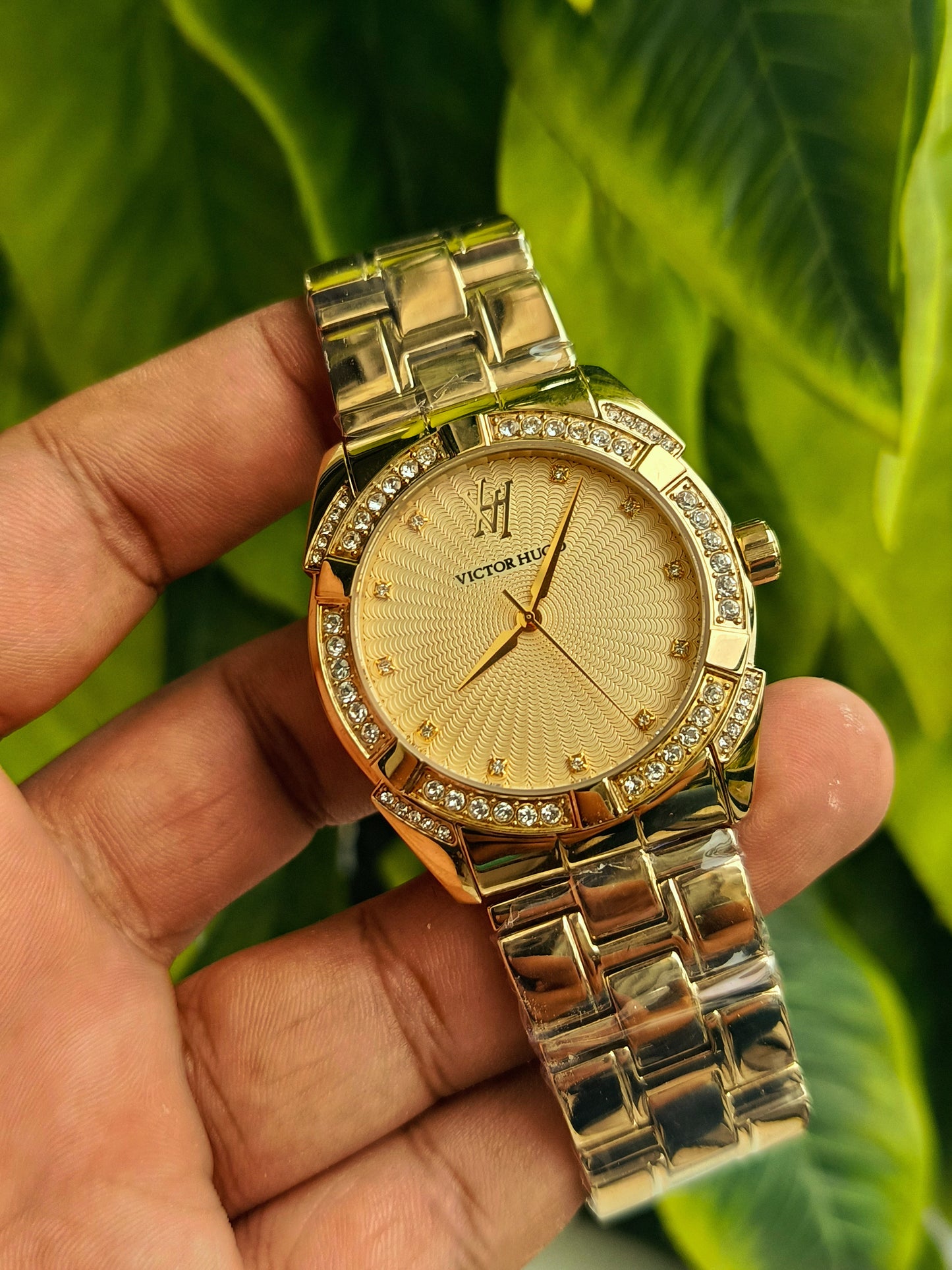 Victor Hugo Unisex Diamond Dial Watch