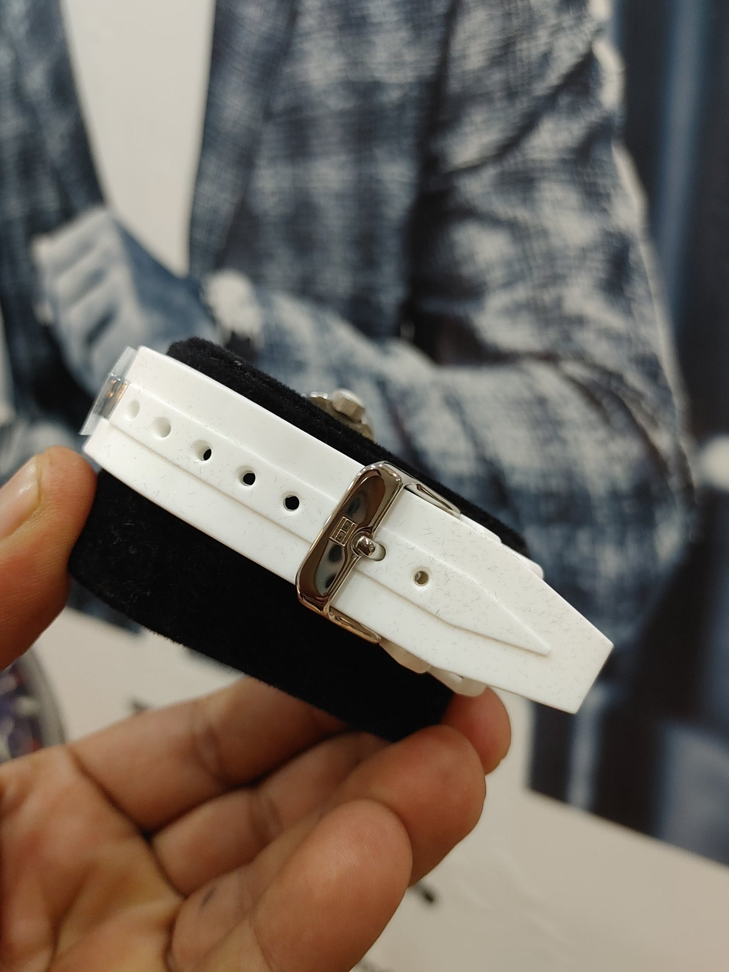 Tommy Hilfiger Wrist Watch For Women on Clearnce