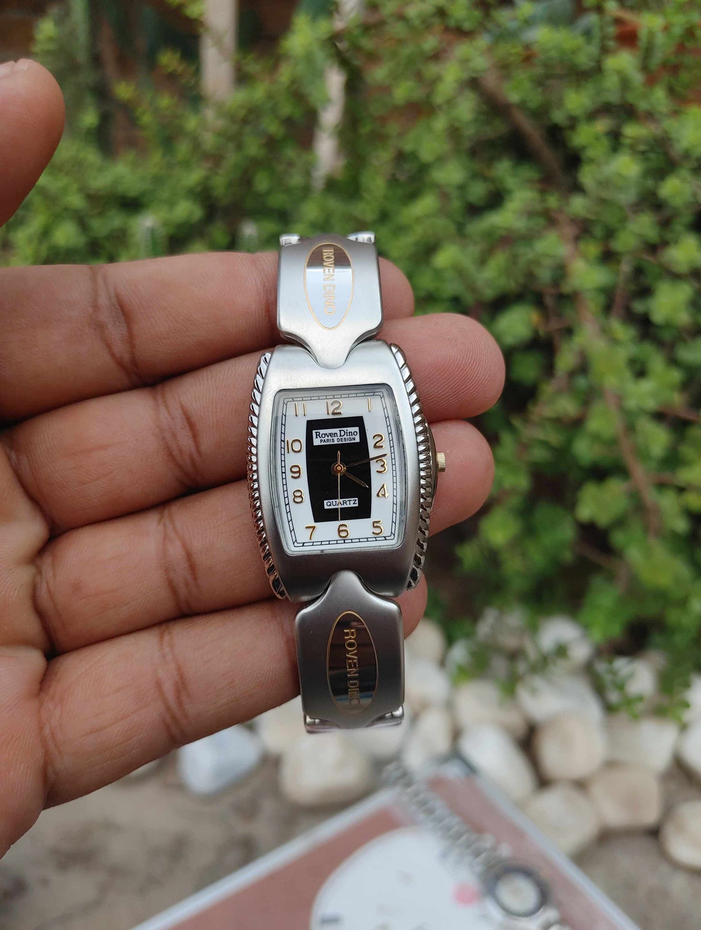 Roven Dino Paris Design Watch For Men in Black Dial