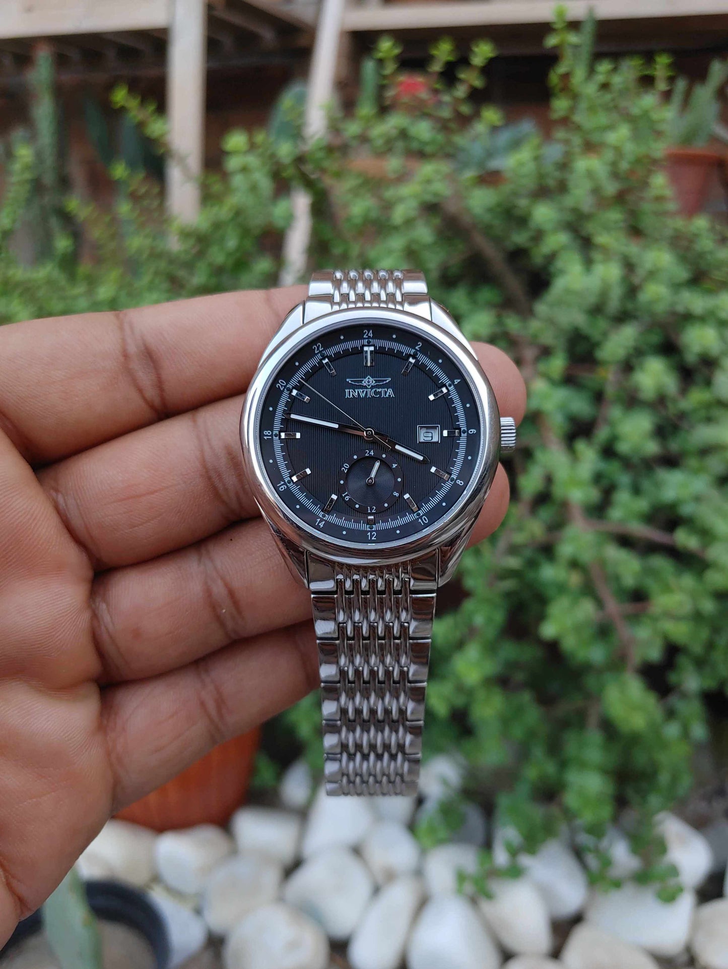 Invicta Luxury Precesion Watch for Men Stainless Steel Case Chain 42mm Dial