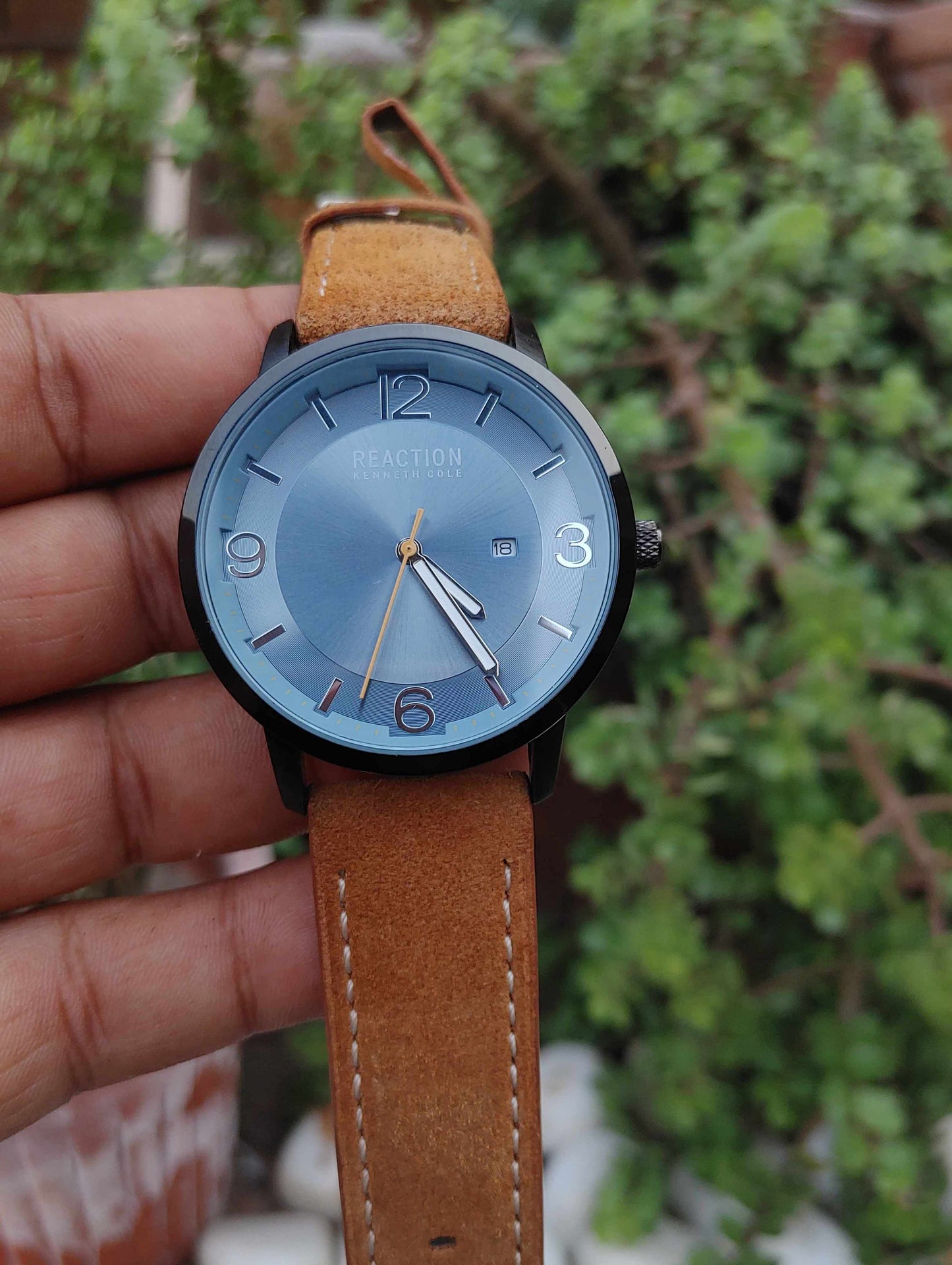 Kenneth Cole Watch For Men in Vintage Leather Strap