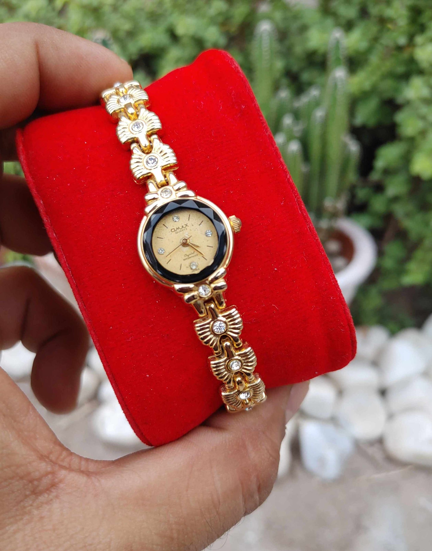 Vintage 90s Omax For Women 24mm Diameter Quartz Japan Movement