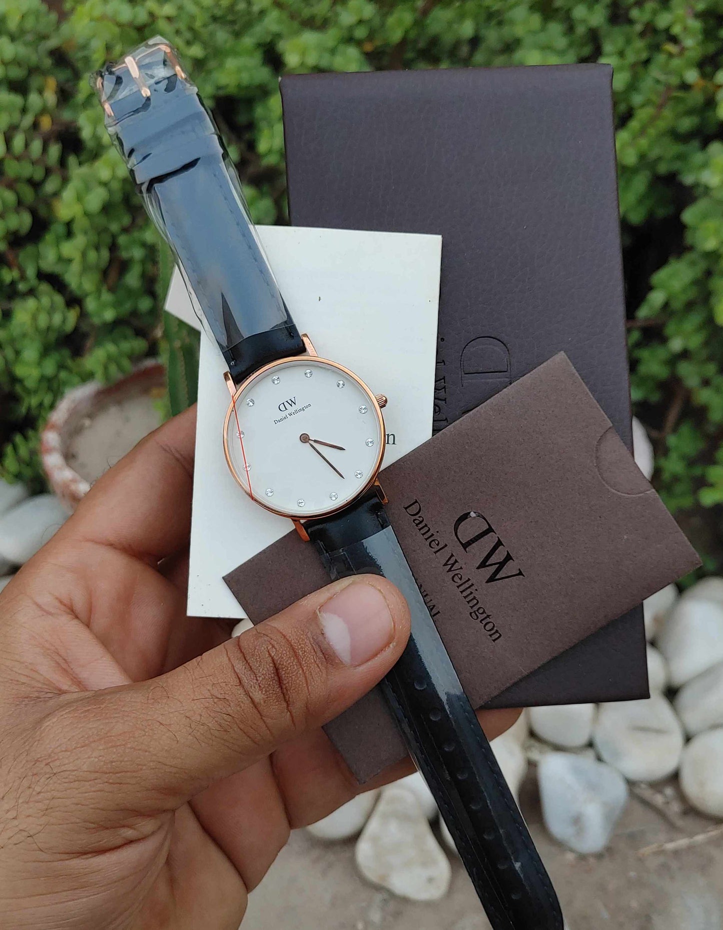 Daneil Wellington Black Leather Strap Wrist Watch For Men