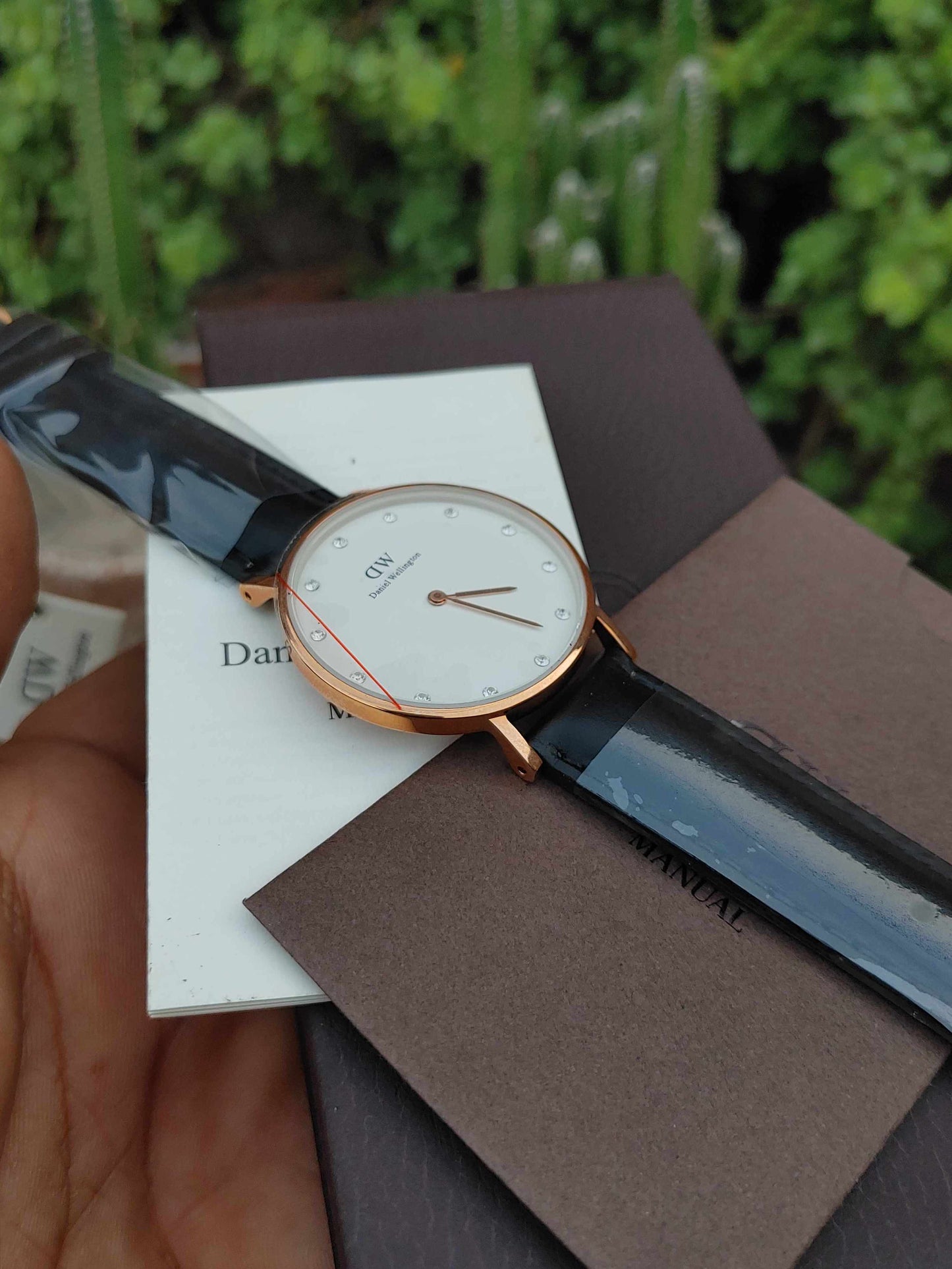 Daneil Wellington Black Leather Strap Wrist Watch For Men