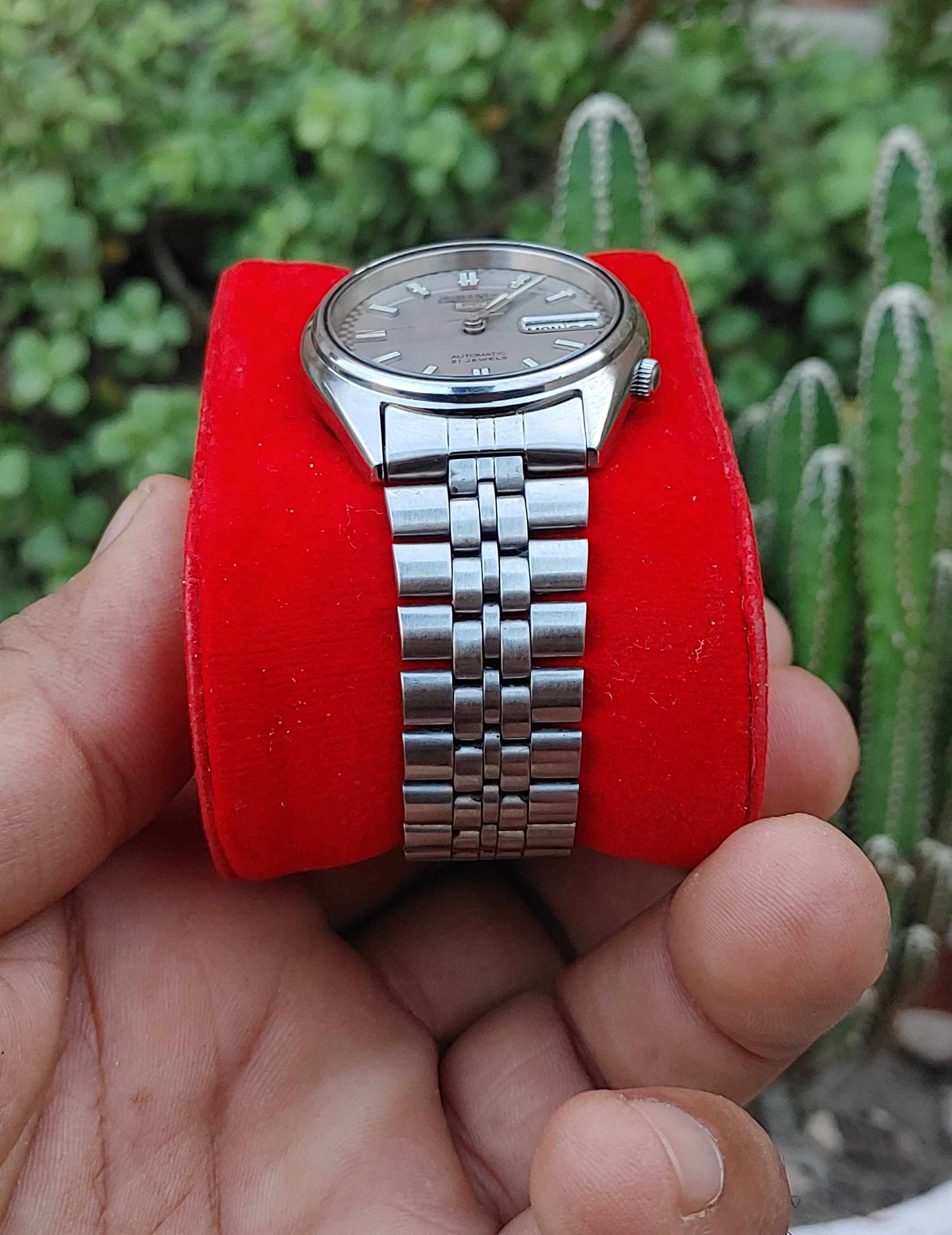 Seiko Automatic Grey Dial 200% Authentic Watch For Men with Perfect Working Condition Made in Japan