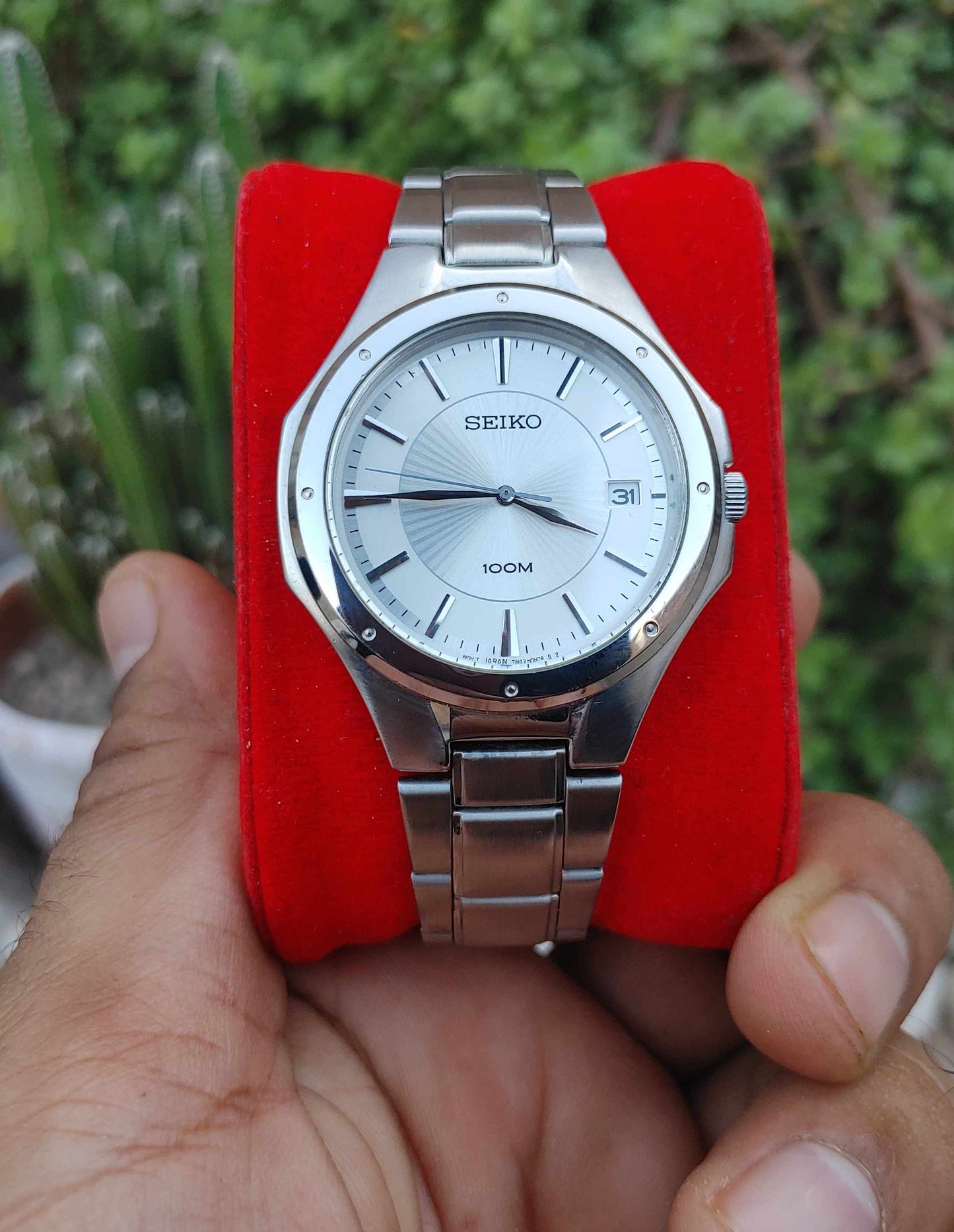 Seiko Beautiful Slim Wrist Watch For Men Quartz Japan Movement 41mm