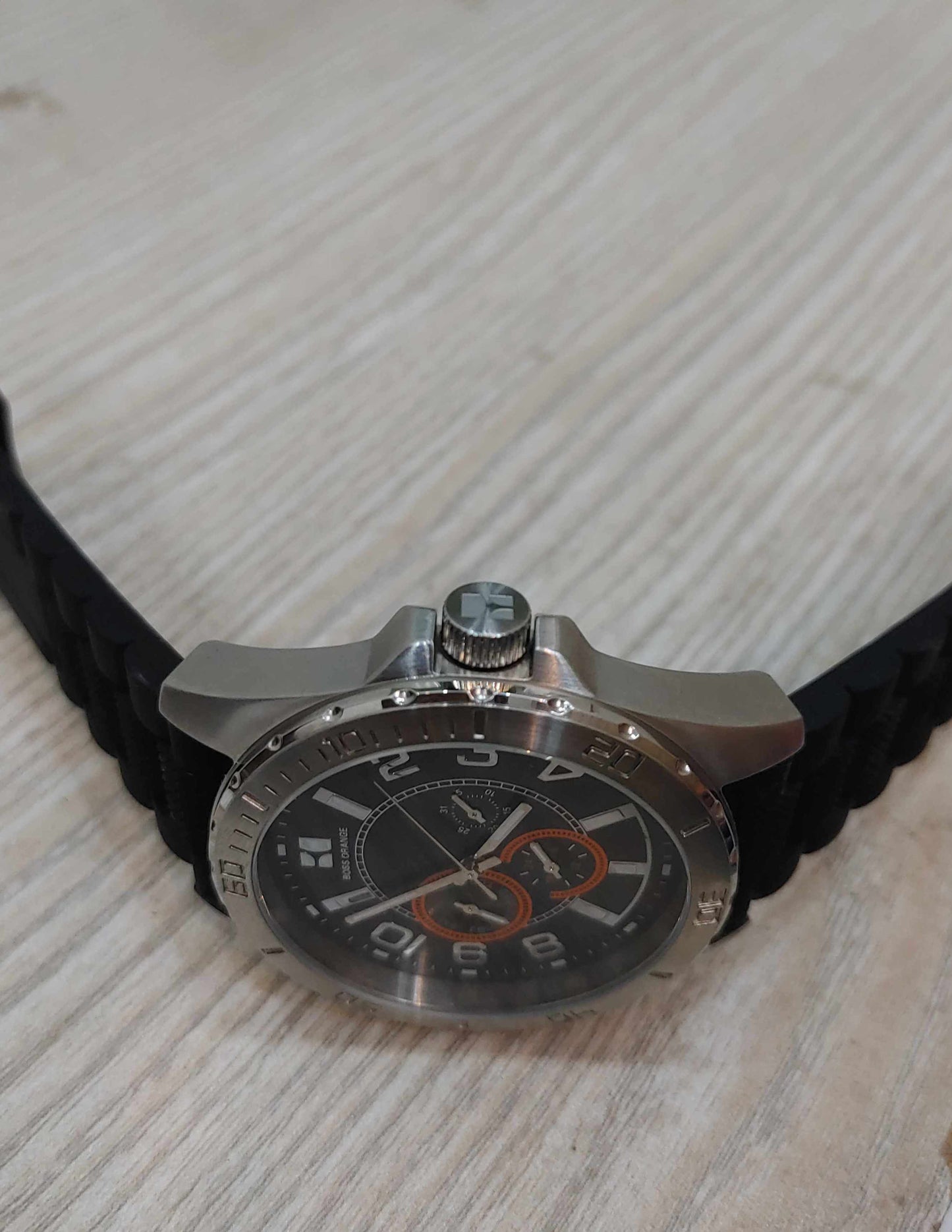 Hugo Boss Orange Chornograph Watch For Men Rubber Straps Japan Movement 100% Authentic Imported Watch.