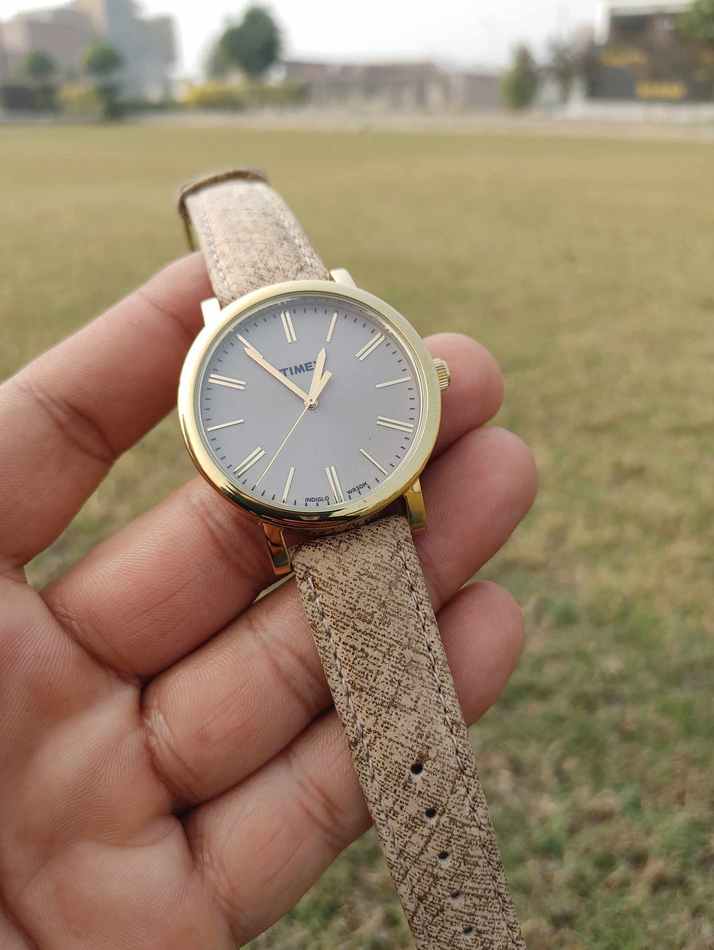 Timex indiglo Grey Dial Golden Colour Wrist Watch Unisex