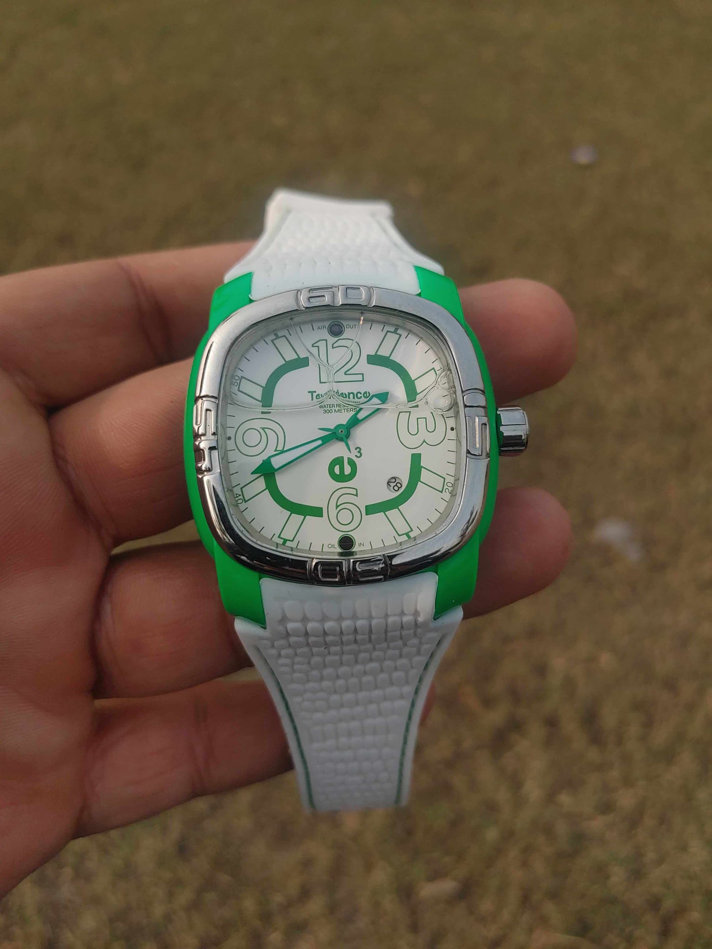 Tendence E3 Water Dial Watch For Men im Light Green Dial