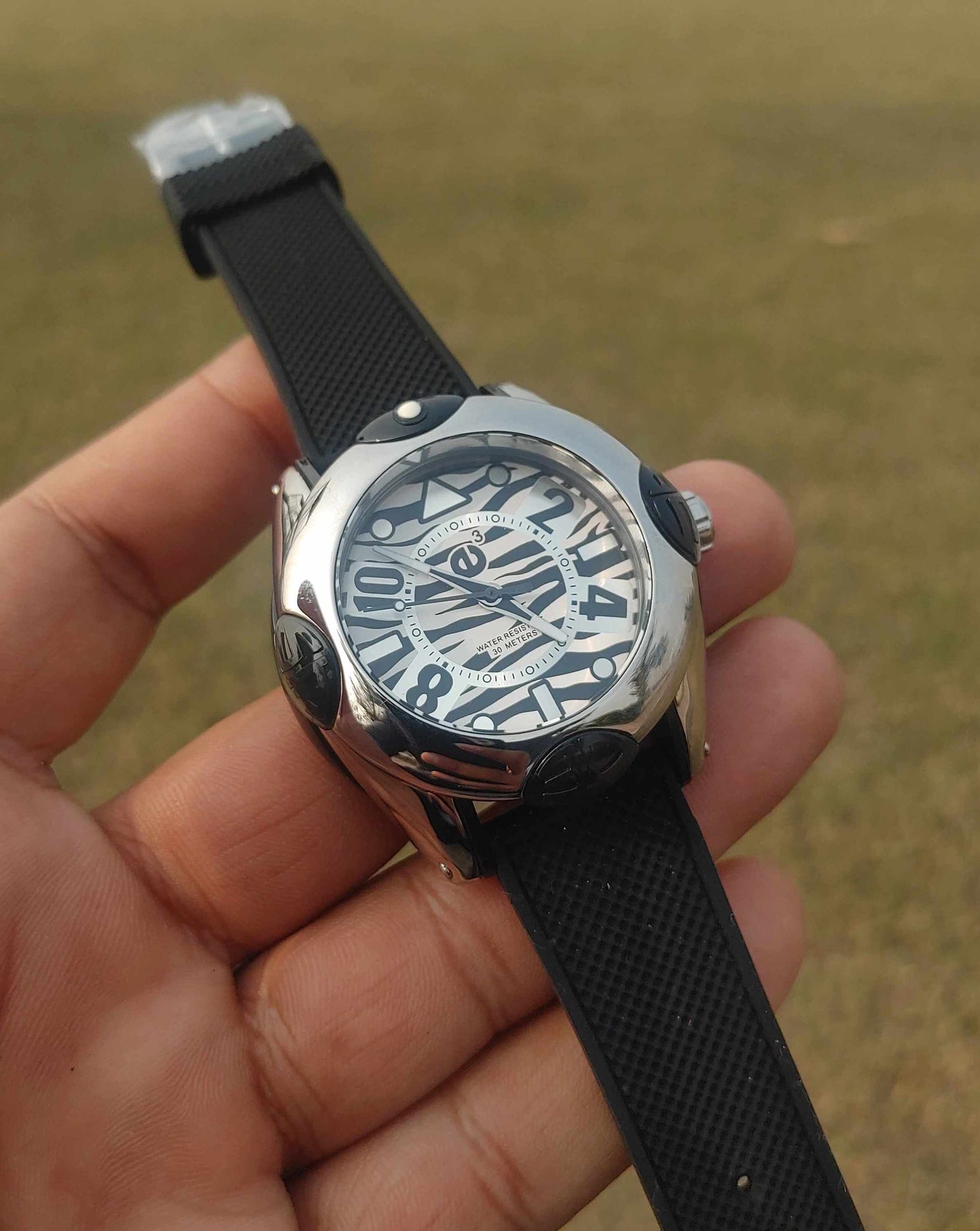 E3 Wrist Watch For Men in Rubber Straps