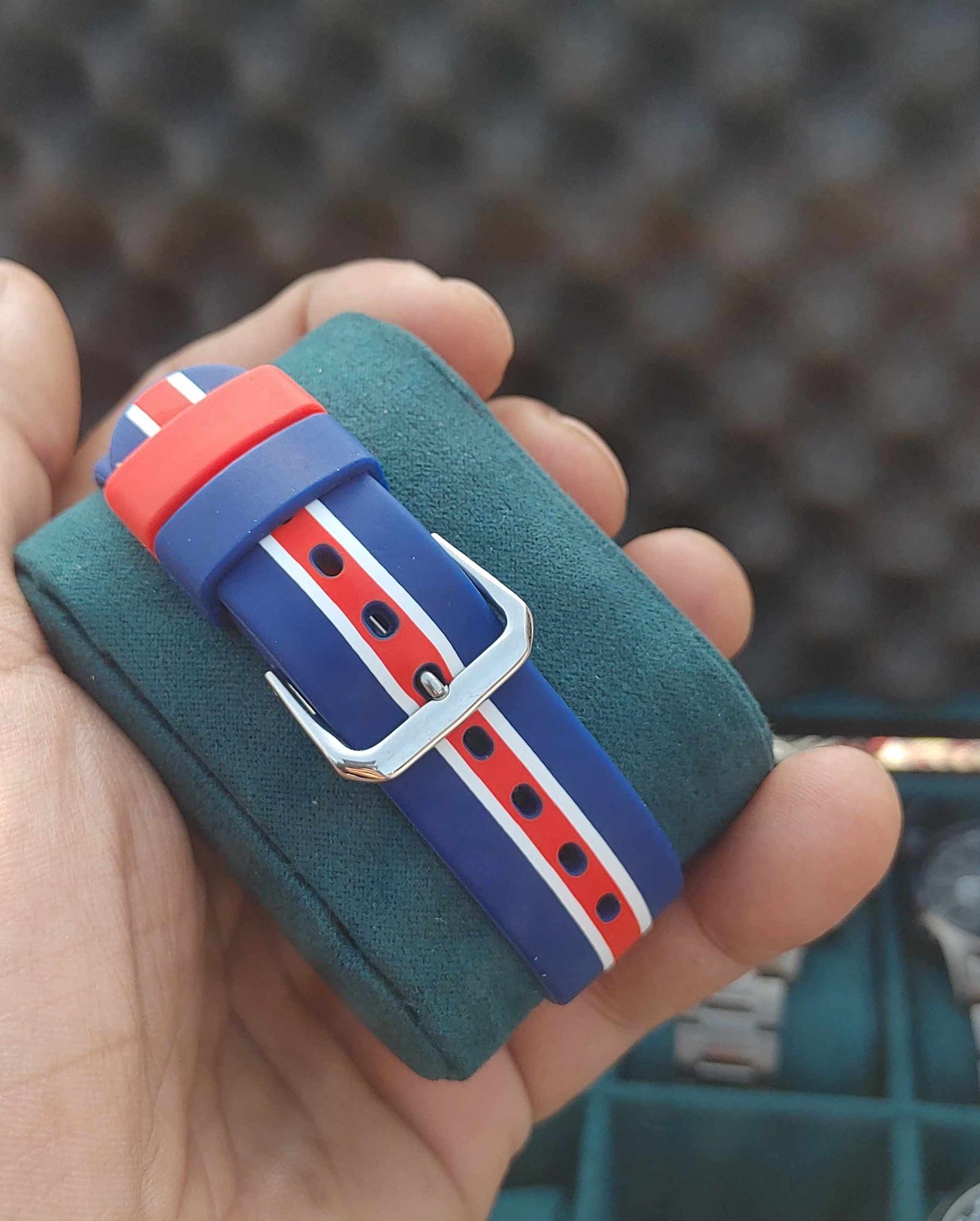 Timex Uk Indiglo WR30m Rubber Strap Watch For Men