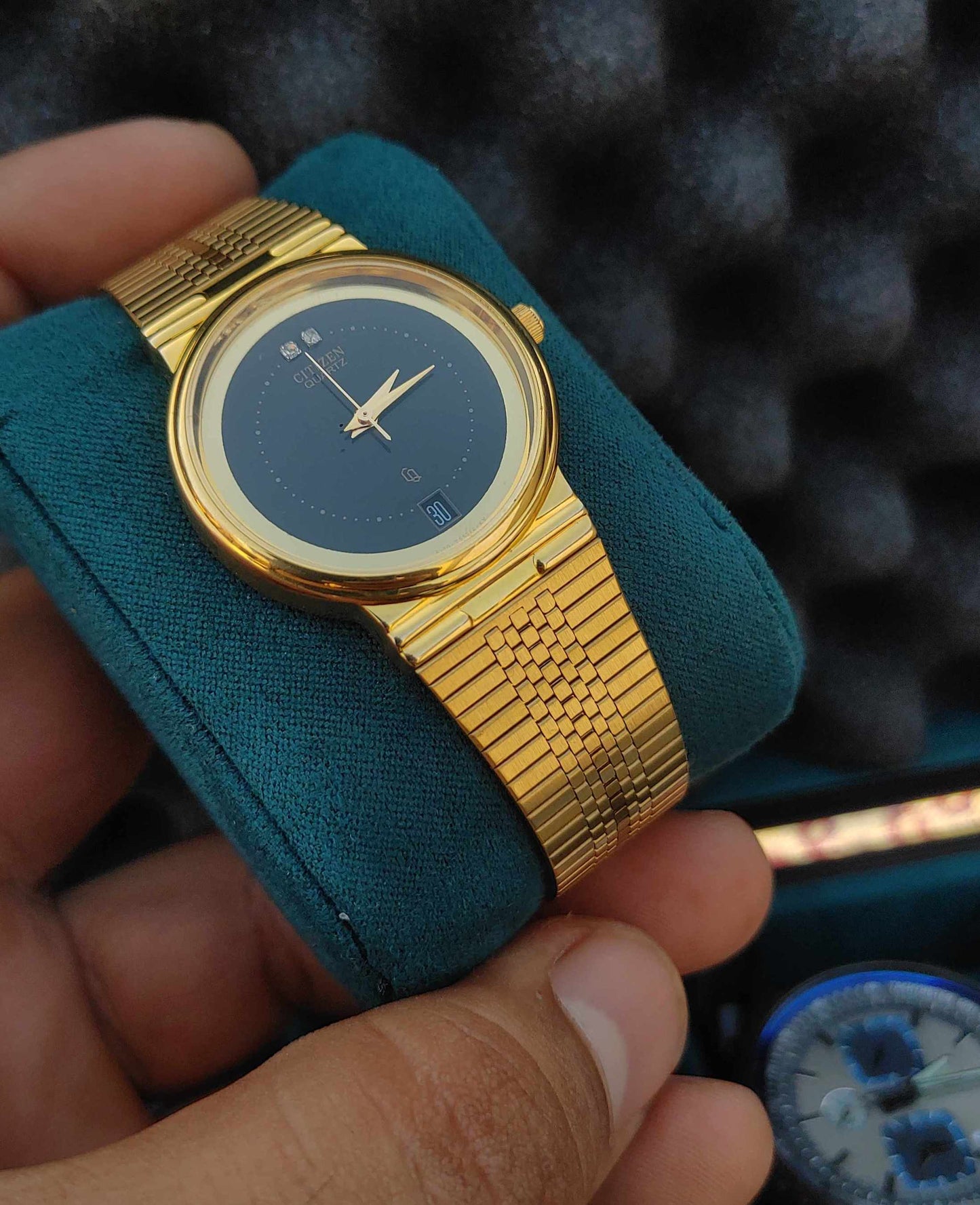 Citizen Vintage Golden 34mm Wrist Watch Quartz Japan Movement