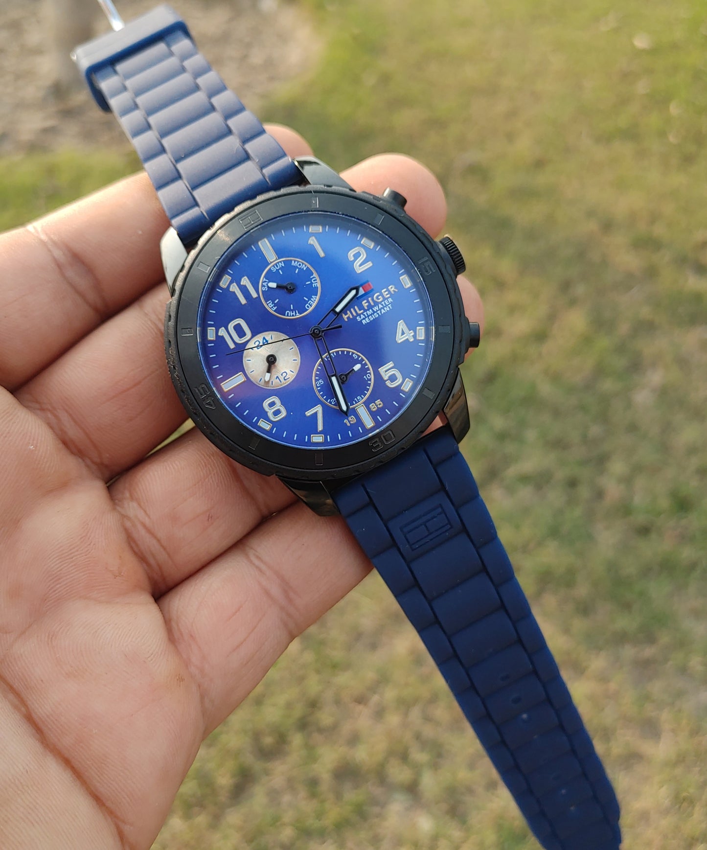 Tommy Hilfiger Black Case Blue Rubber Strap Date o Graph Watch For Men Quartz Japan Movement