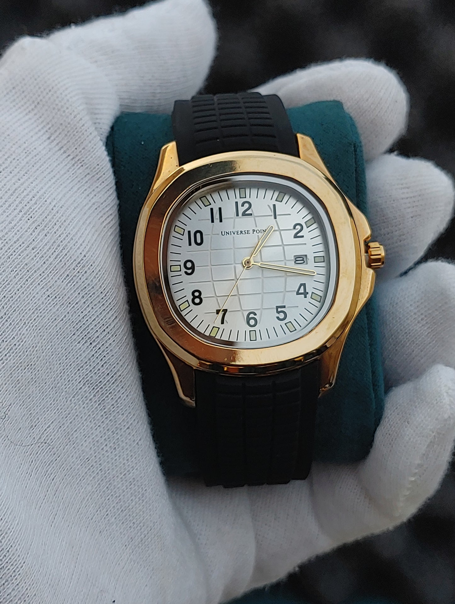 Universe Point Numbering Dial Black Rubber Strap Watch
