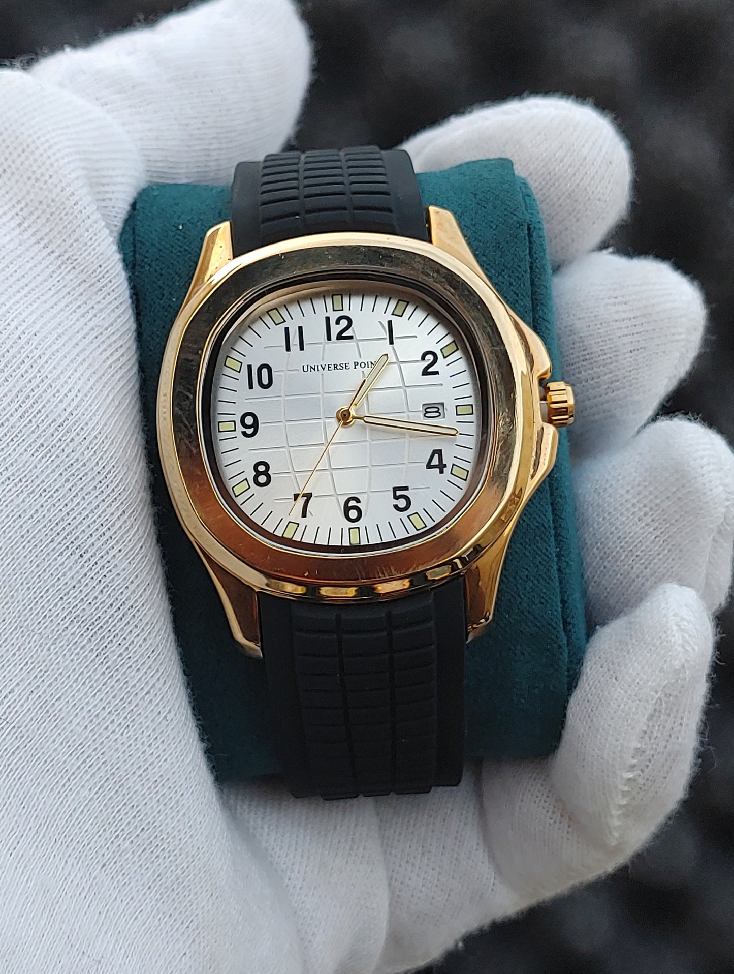 Universe Point Numbering Dial Black Rubber Strap Watch