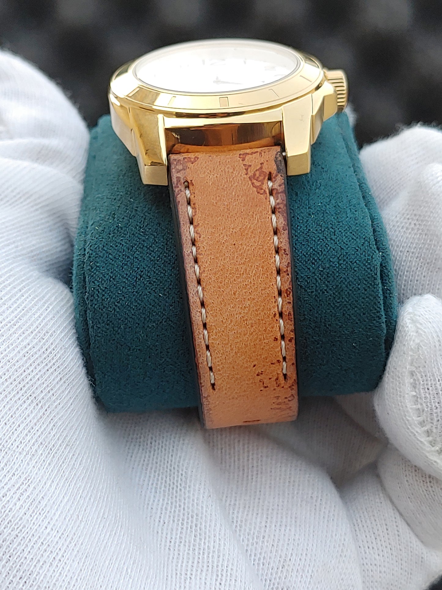 Tommy Hilfiger TH.204.3.34.1383 Golden Case Watch For Men