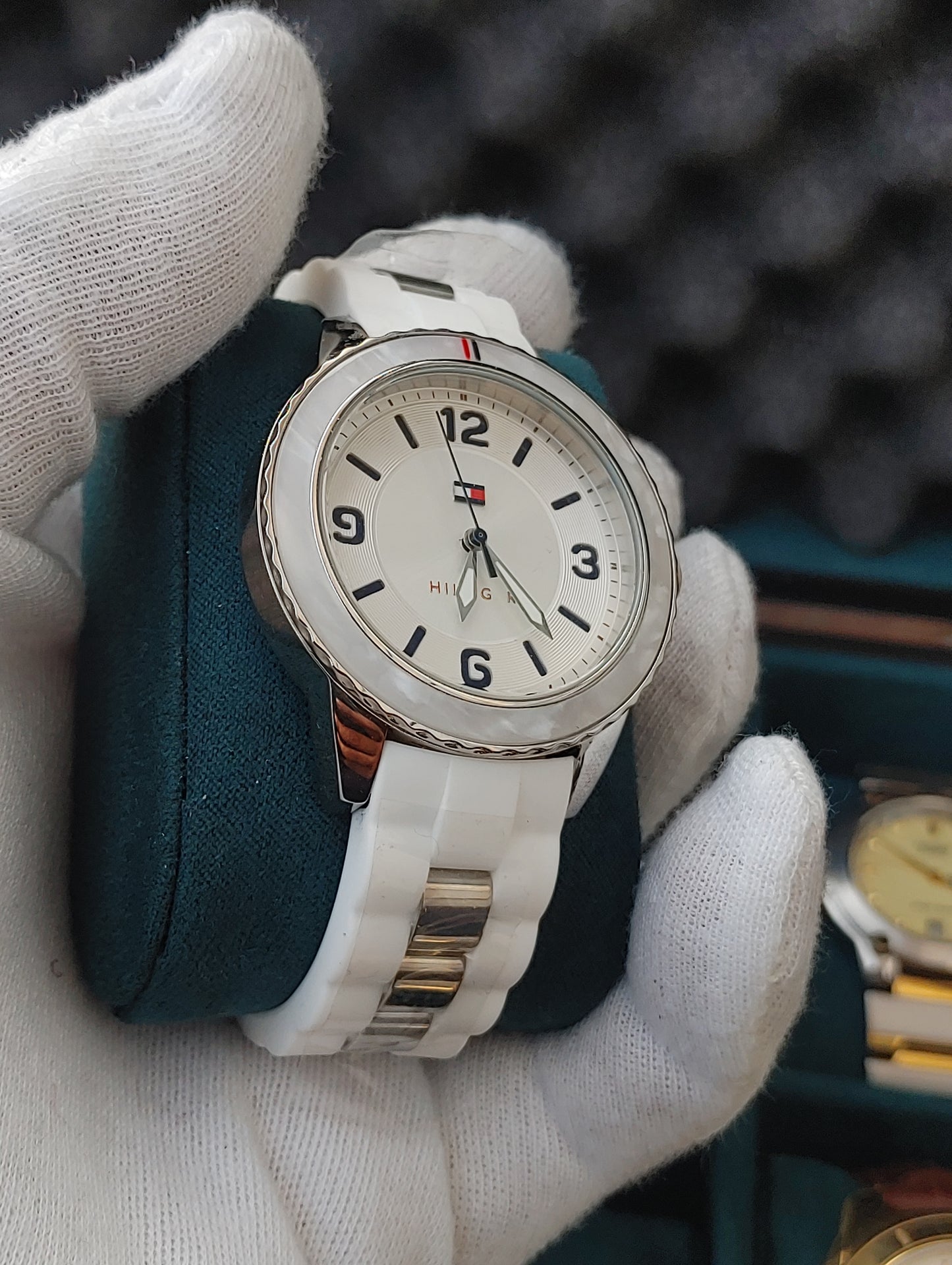 Tommy Hilfiger TH.189.3.29.18.43 White Rubber Strap Watch Unisex