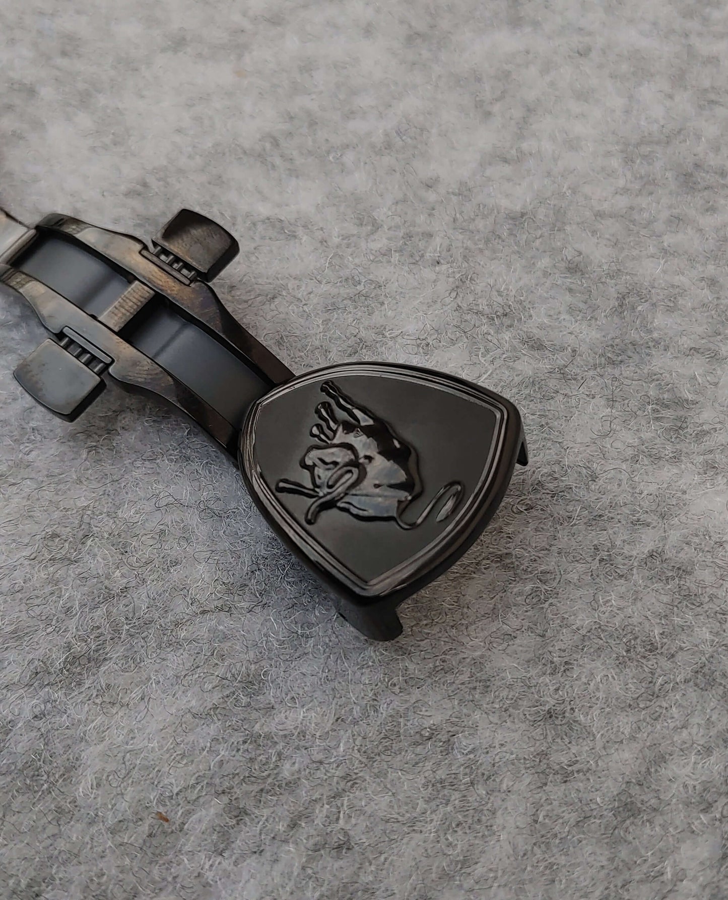 Tonino Lamborghini Mesh Chronograph Watch TL 807SB – Carbon Bezel, PVD Case