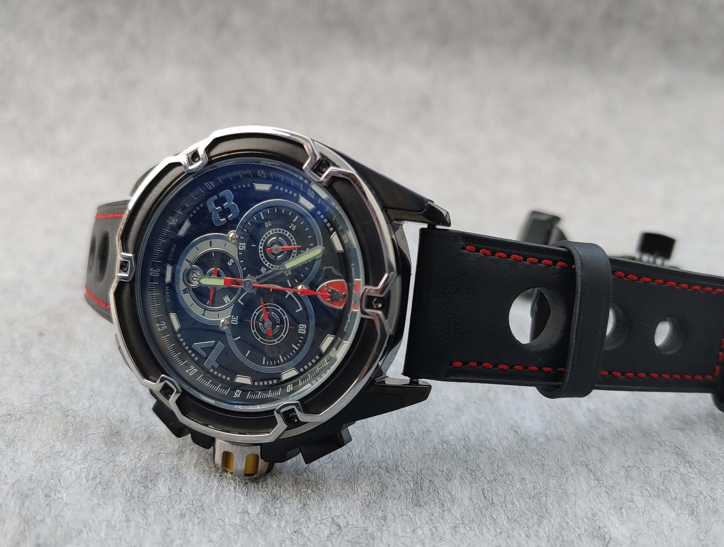 Tonino Lamborghini Mesh Chronograph Watch TL 807SB – Carbon Bezel, PVD Case