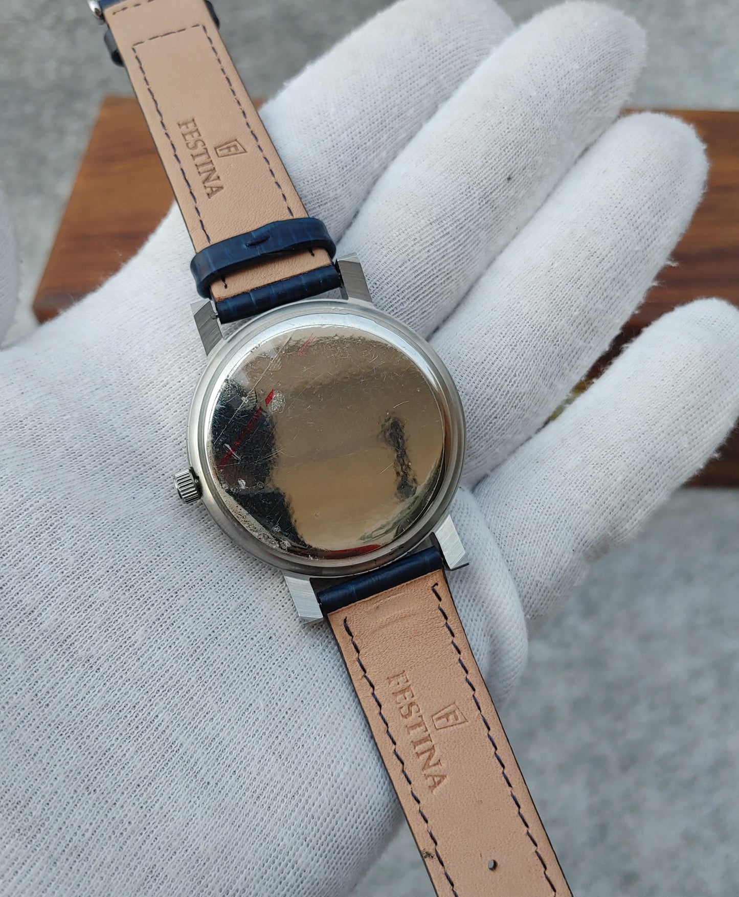 Month Window Edition Branded Down Needle Quartz Watch By Zwc Import