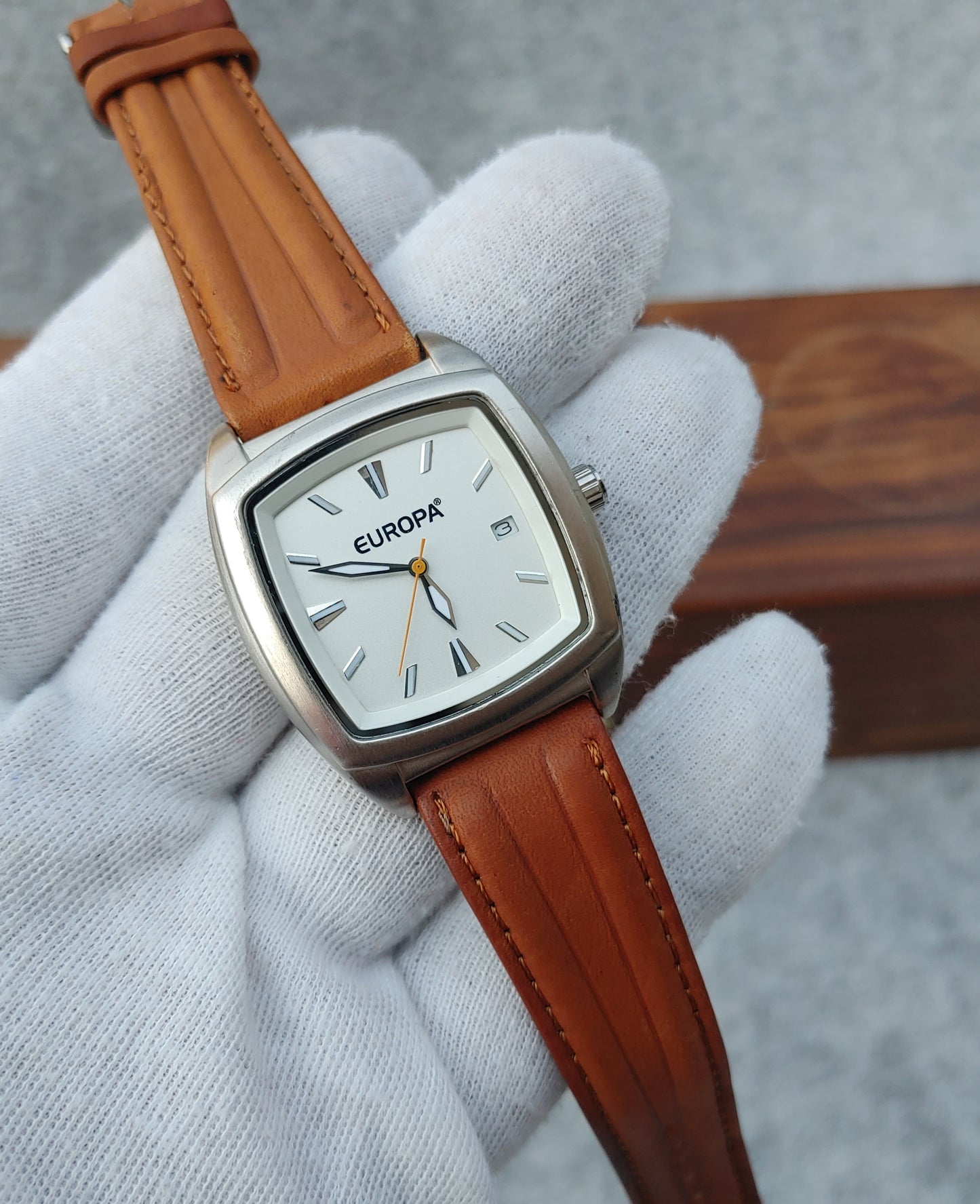 Europa Classic Dress Men's Vintage Watch