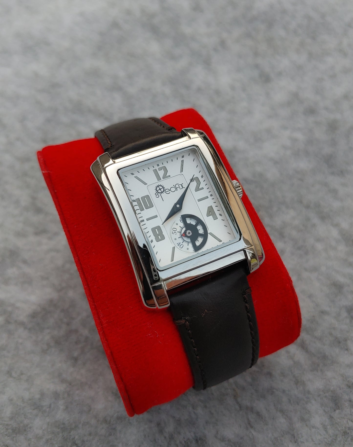 Specifix Down Indicator Men's Leather Strap Watch