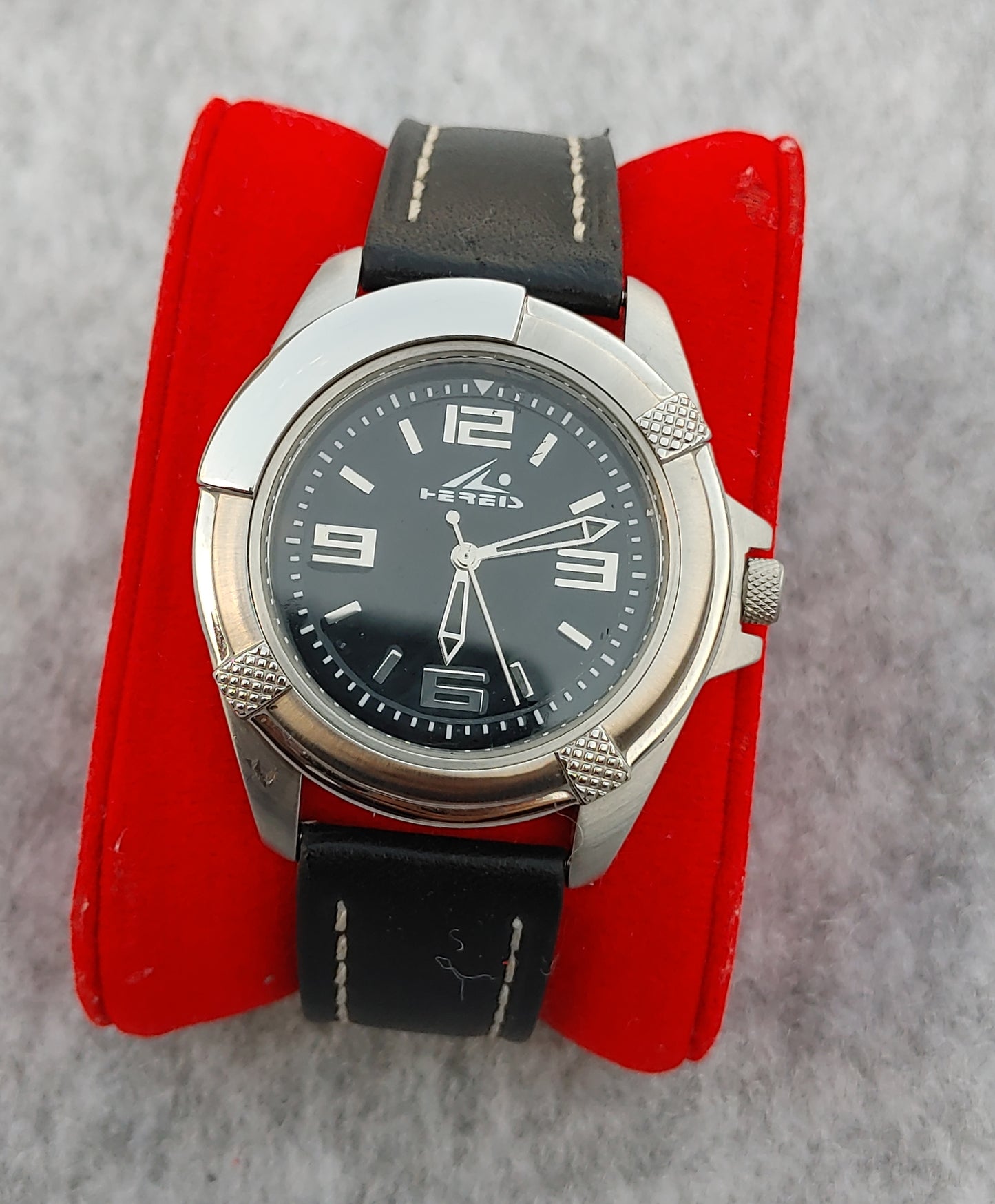 Heris Men's Leather Strap Vintage Watch