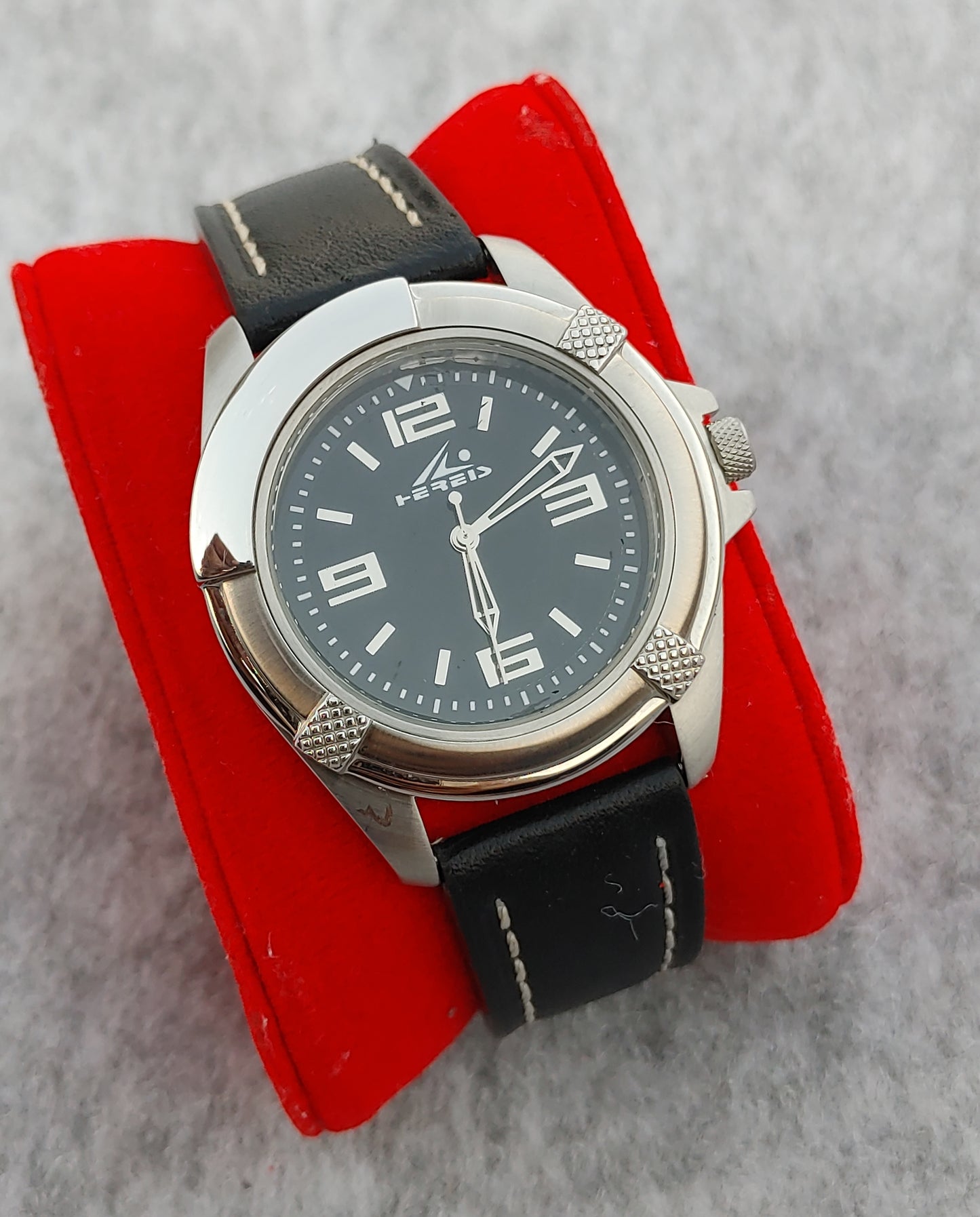 Heris Men's Leather Strap Vintage Watch