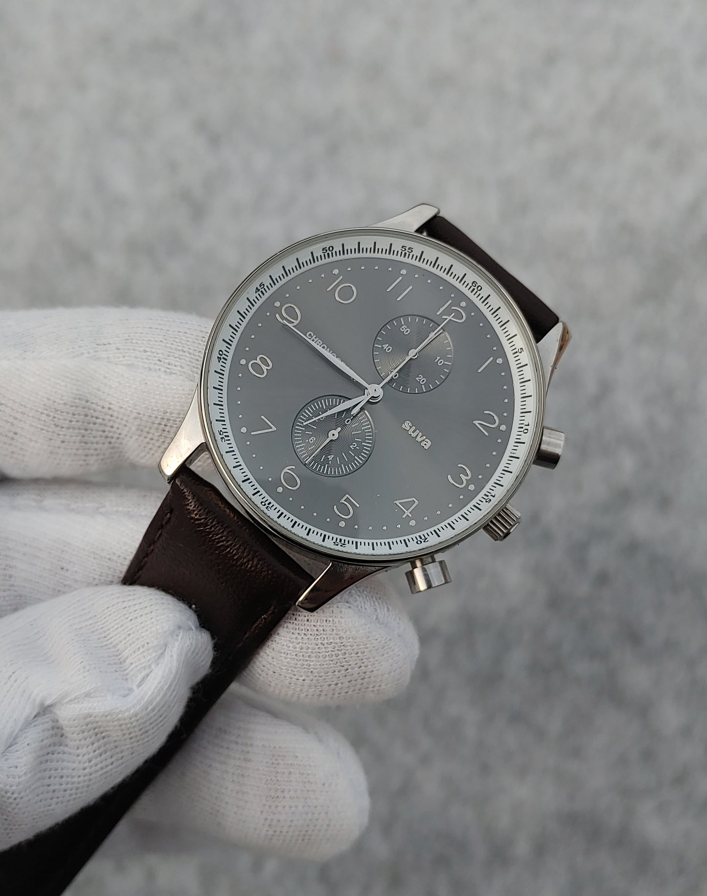 Suva Chrnograph Men's Leather Strao Watch