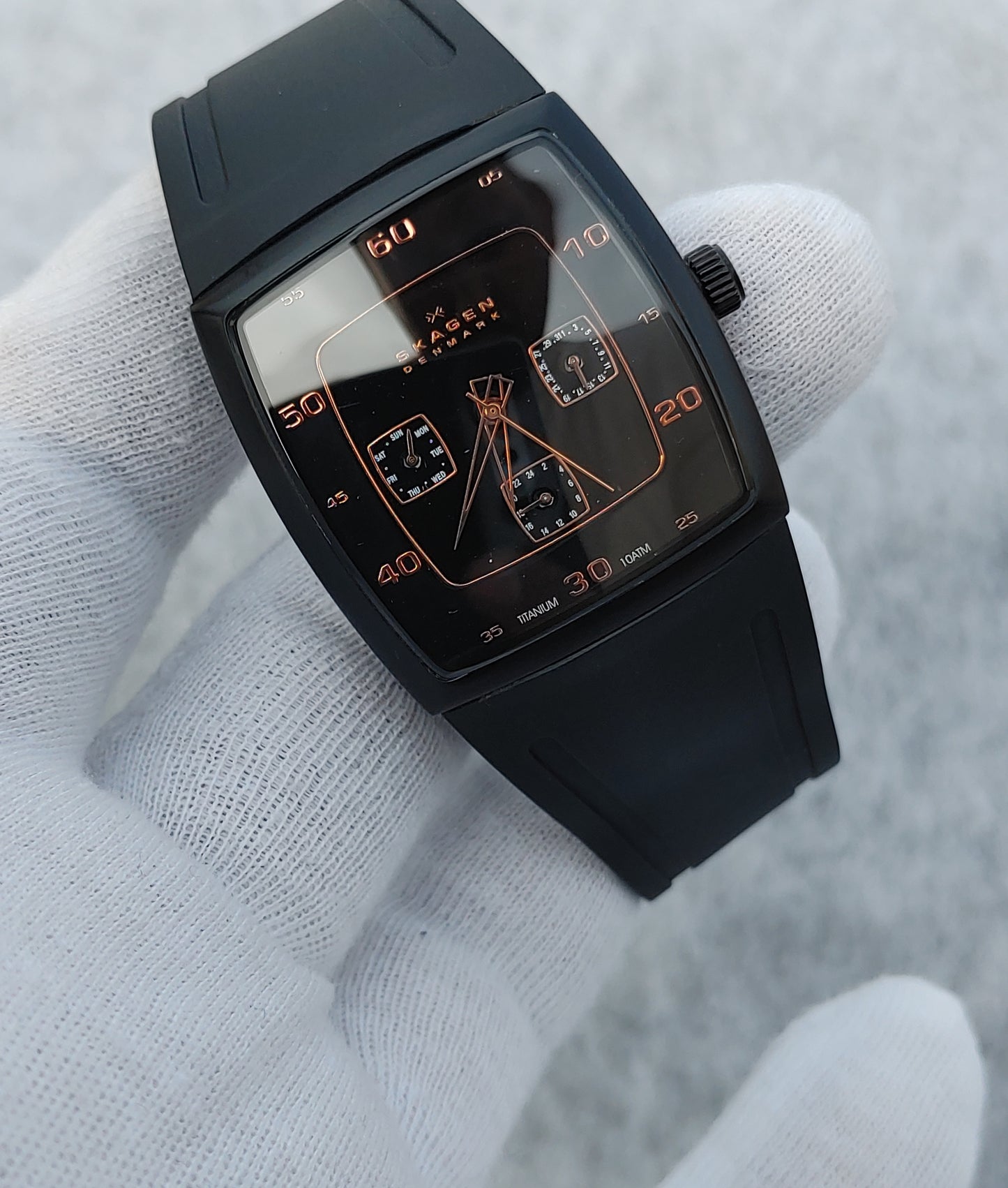 SKAGEN 390LTMRBO Men's Watch with Durable Rubber Strap – Sleek & Sporty Design