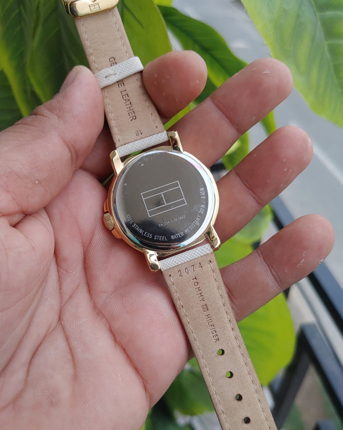 Tommy Hilfiger Unisex Watch Golden Case Ofd White Leather Strap