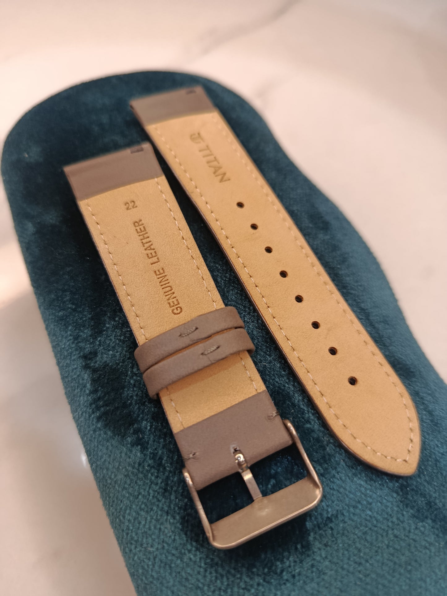 Titan 22mm Grey Leather Strap