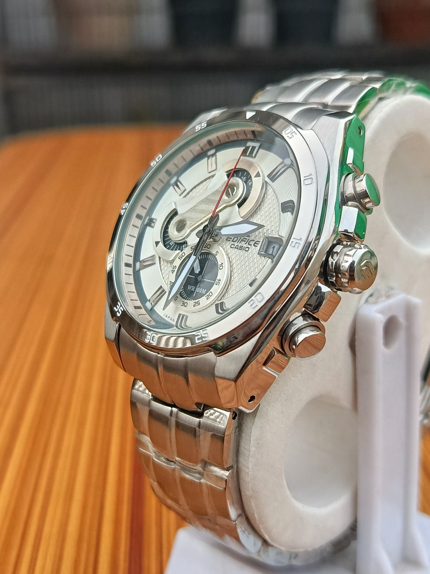 Casio Edifice Chronograph White Dial Stainless Steel Men’s Watch – EF-557D-7AVDF (ED428)