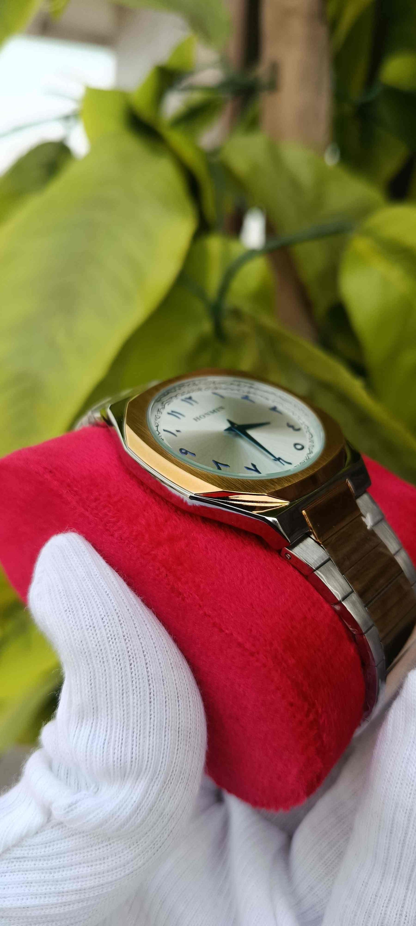 Honmin Two-Tone Dress Watch with Arabic-Indic Numerals