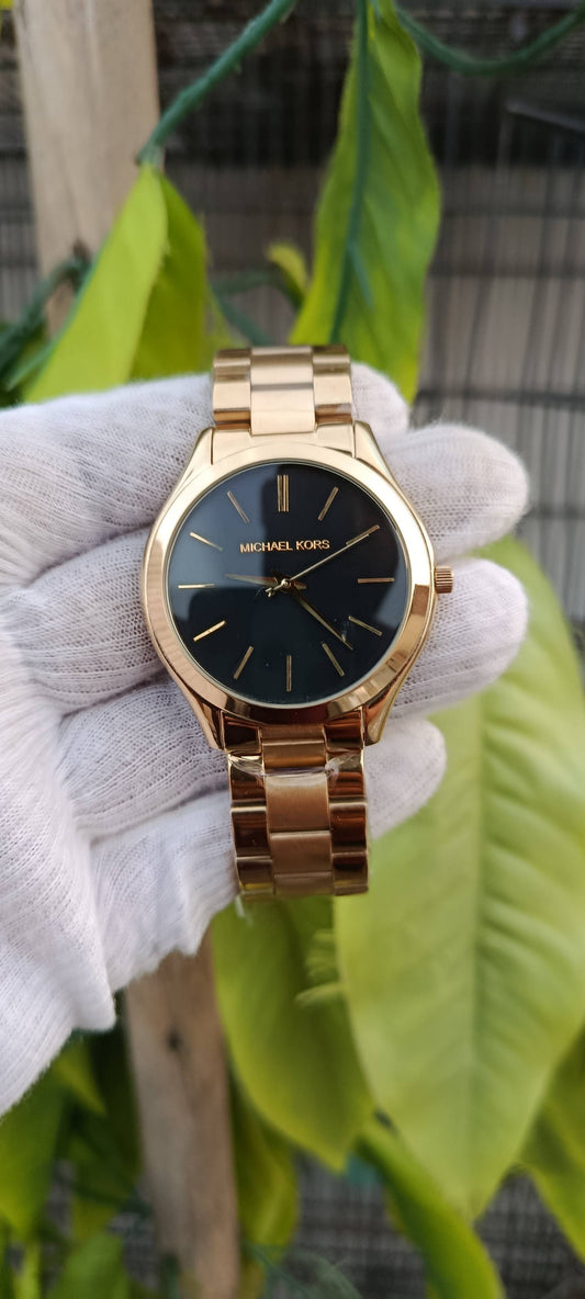 Michael Kors Slim Runway Watch – Black Dial, Gold-Tone
