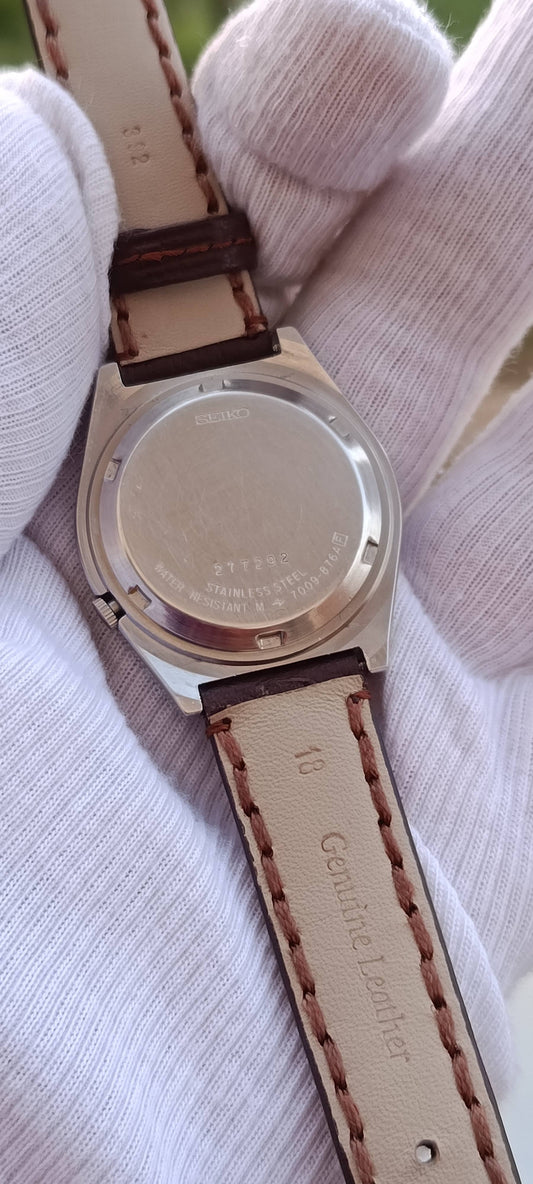 Vintage Seiko 5 7009-8101 Automatic Watch