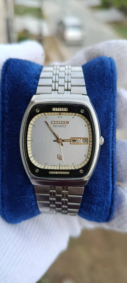 Vintage Citizen Quartz Silver Dial Day Date Stainless Steel Men's Watch Japan