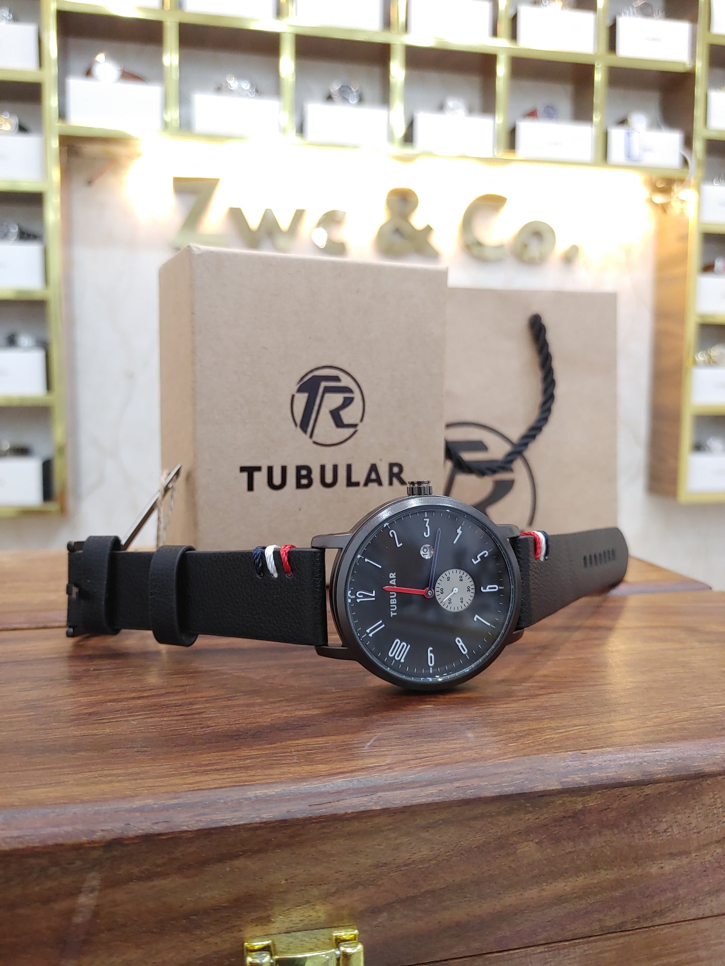 Tubular Wrist Watch Men Down Second