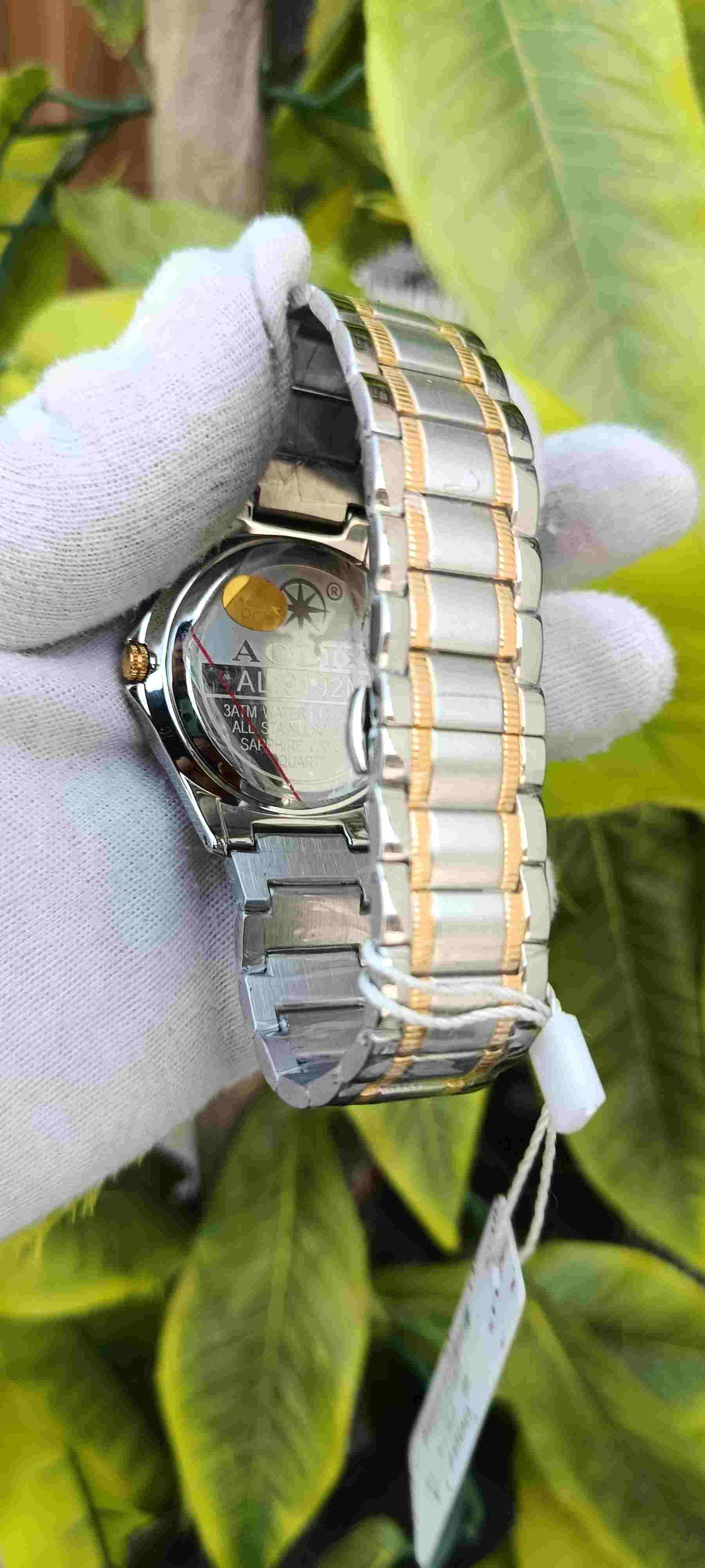 Aolix Sapphire Men's Watch – Black Textured Dial, Japan Movement, Coin-Edge Bezel, Two-Tone Gold & Silver Bracelet, Date Display