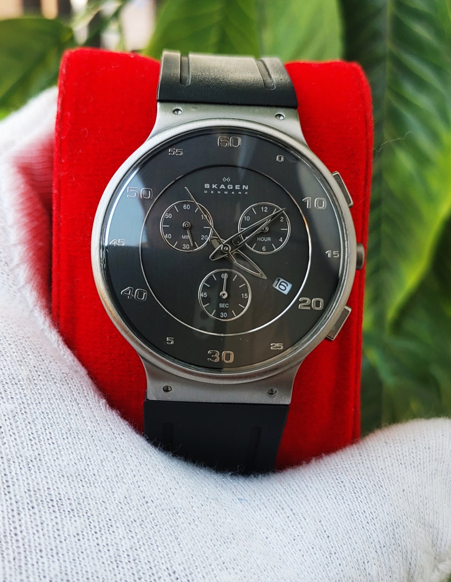 Skagen 360LTRN Men's Chronograph Watch with Rubber Strap – Stylish & Durable