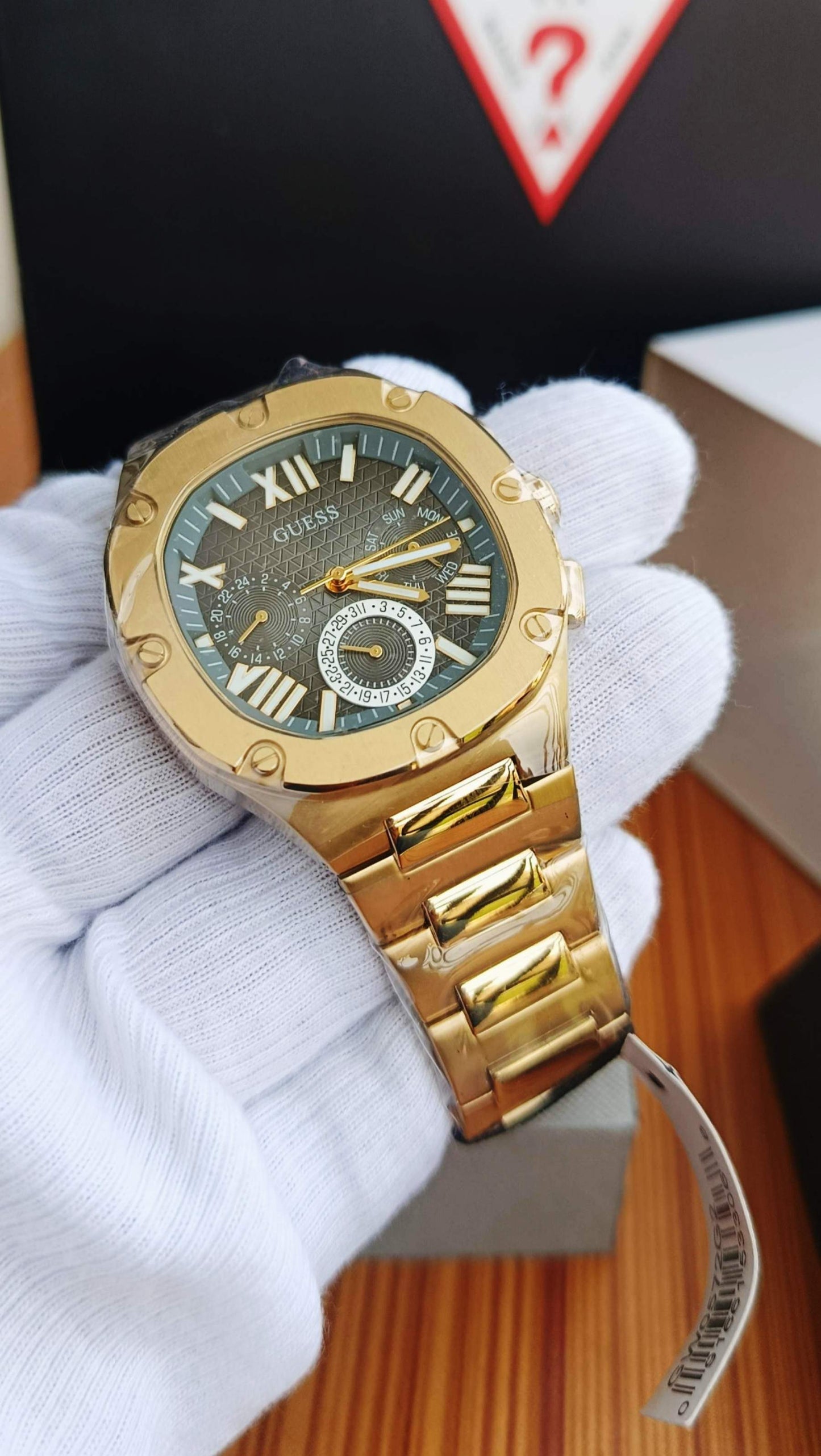 GUESS Headline Men's Gold-Tone Chronograph Look Watch GW0572G2