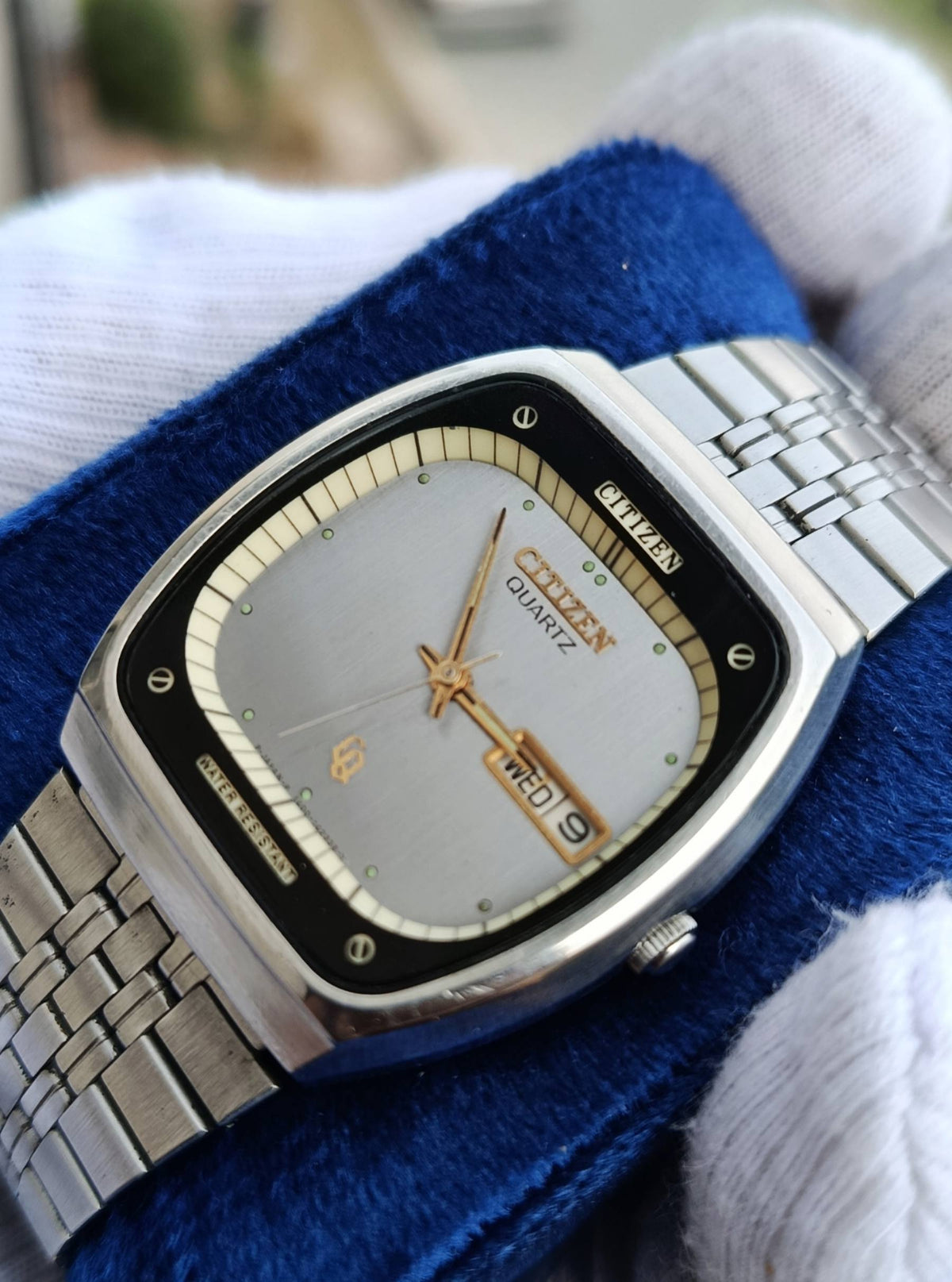 Vintage Citizen Quartz Silver Dial Day Date Stainless Steel Men's Watch Japan
