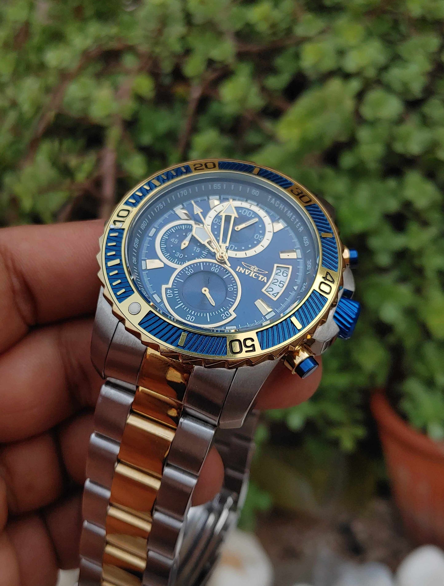 Invicta Premium Chornograph Wrist Watch For Men in Royal Blue Dial
