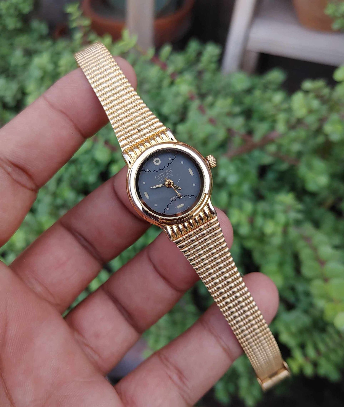 Vintage Black Dial Citizen Watch for Women 90s Stainless-steel Golden Watch