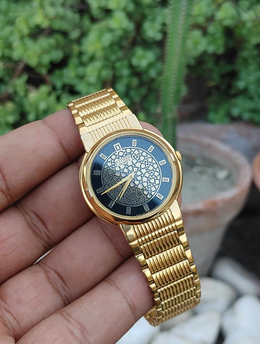 Citizen Quartz Golden Watch For Men 90s Vintage in Roman Dial