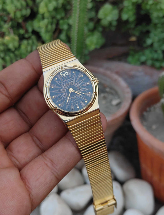 Omax 90s Vintage Watch Black Dial