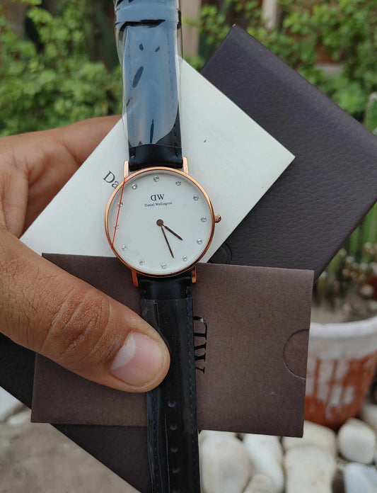 Daneil Wellington Black Leather Strap Wrist Watch For Men