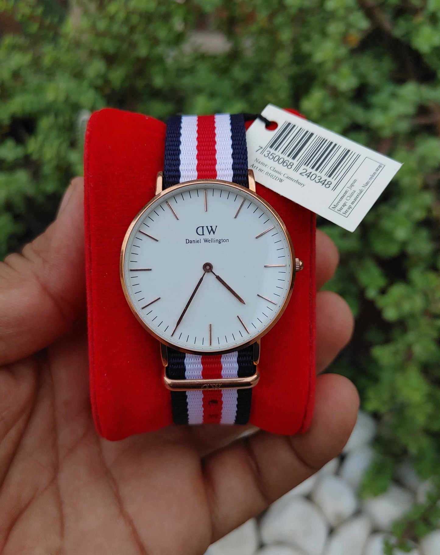 Daniel Wellington Nato Strap Wrist Watch For Men in Classic Style