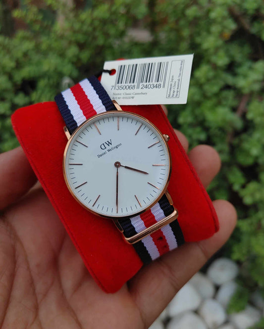 Daniel Wellington Nato Strap Wrist Watch For Men in Classic Style